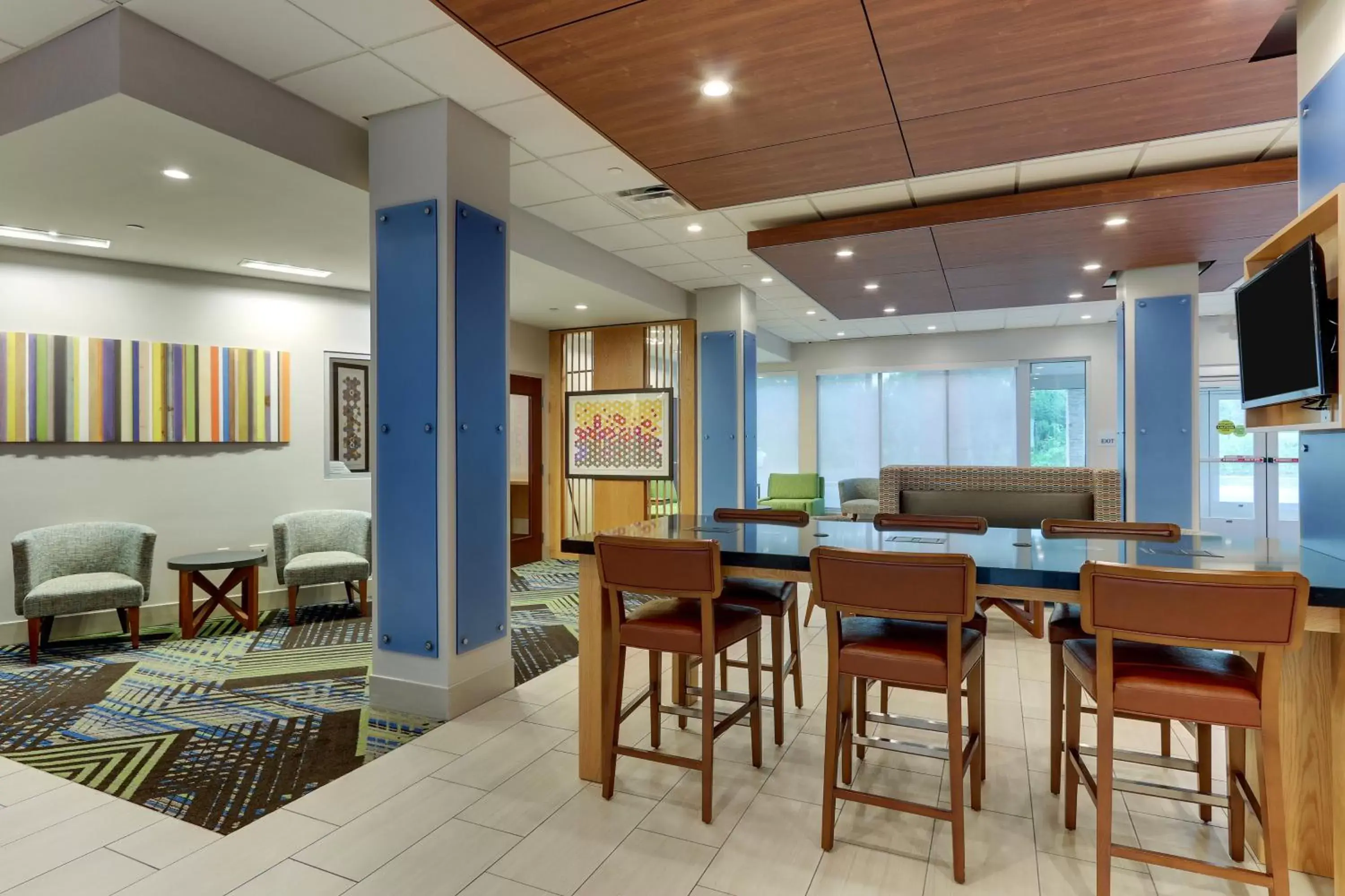 Property building, Restaurant/Places to Eat in Holiday Inn Express & Suites - Saugerties - Hudson Valley, an IHG Hotel