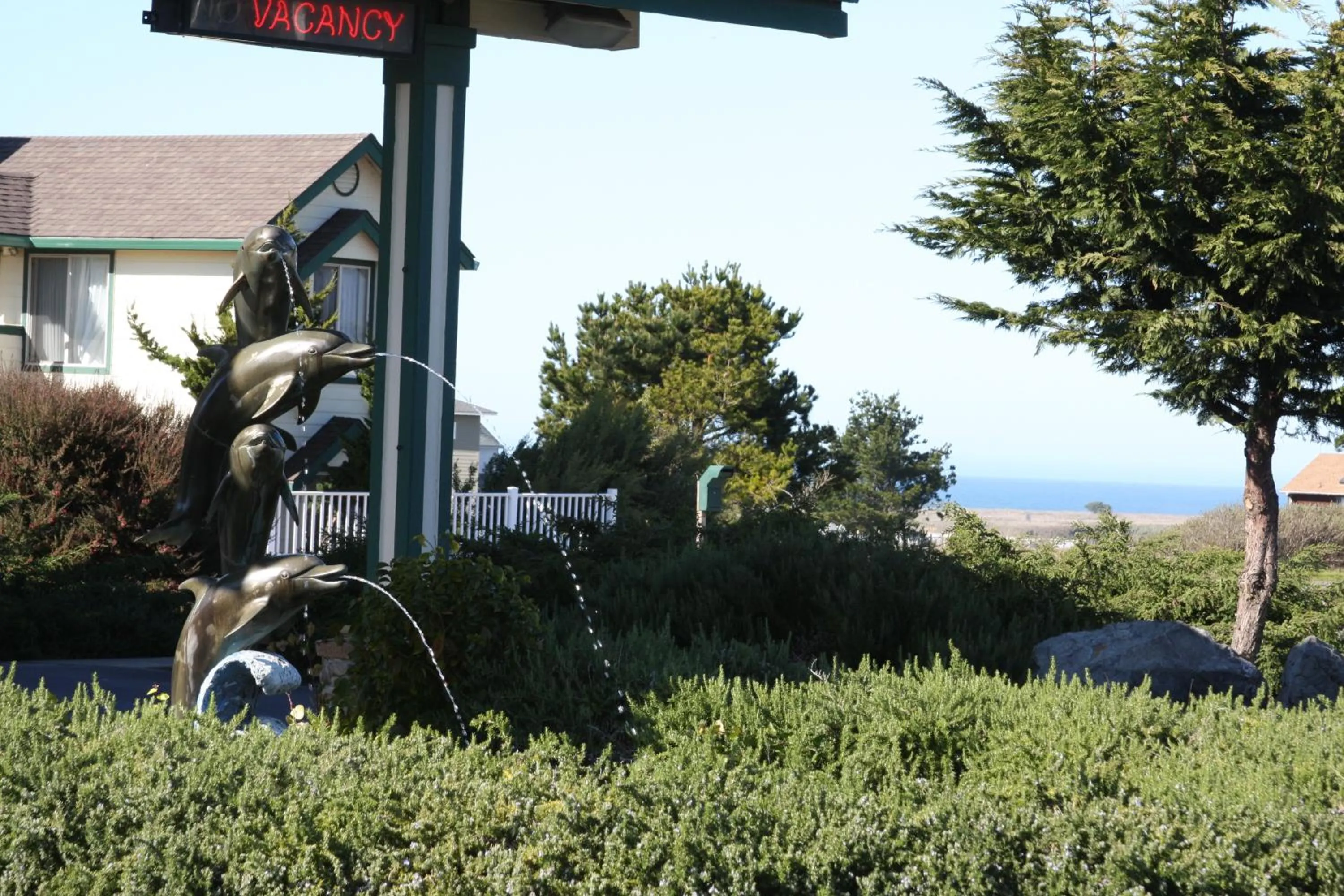 Sea view in Emerald Dolphin Inn & Mini Golf