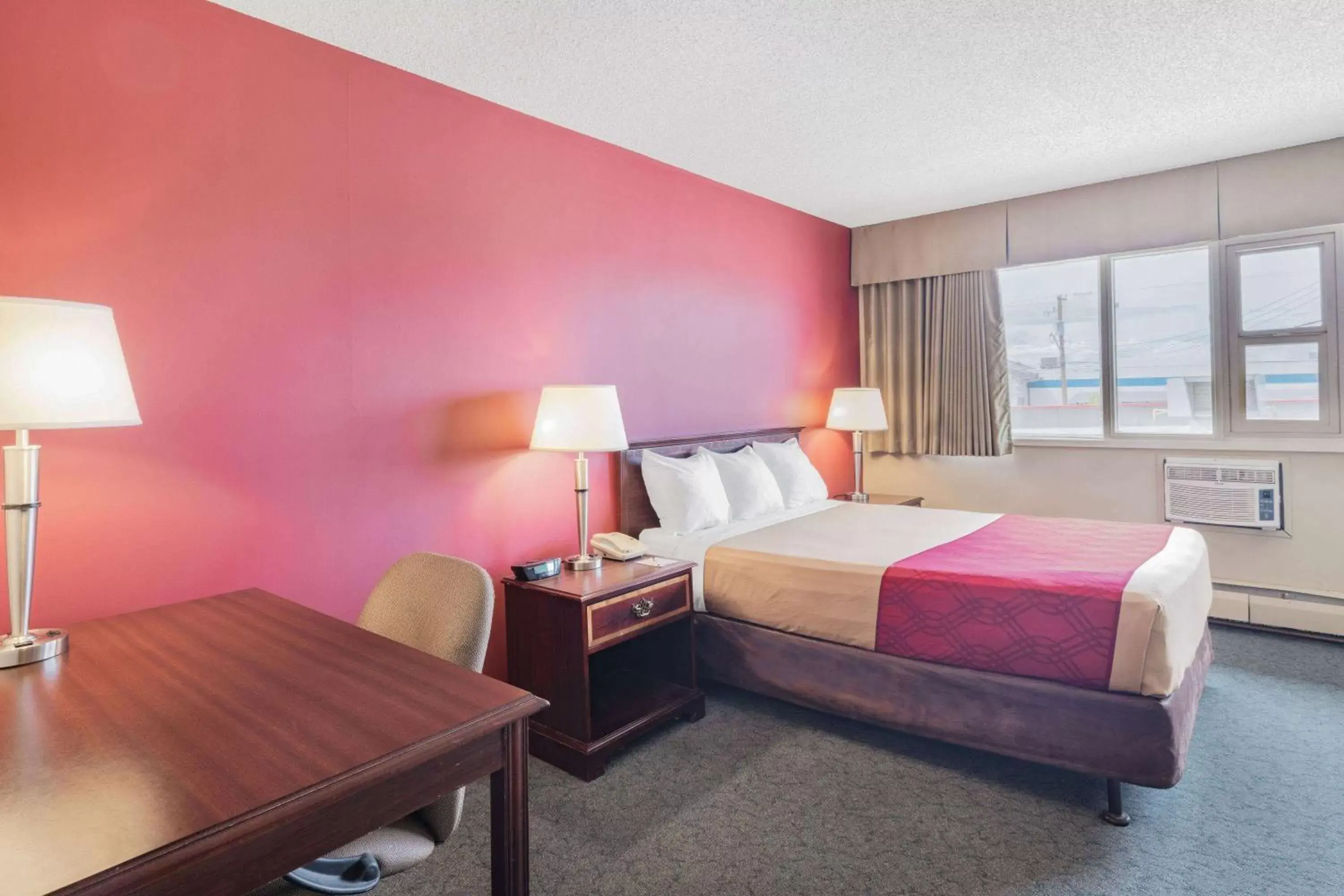 Photo of the whole room, Bed in Travelodge by Wyndham Fort St John