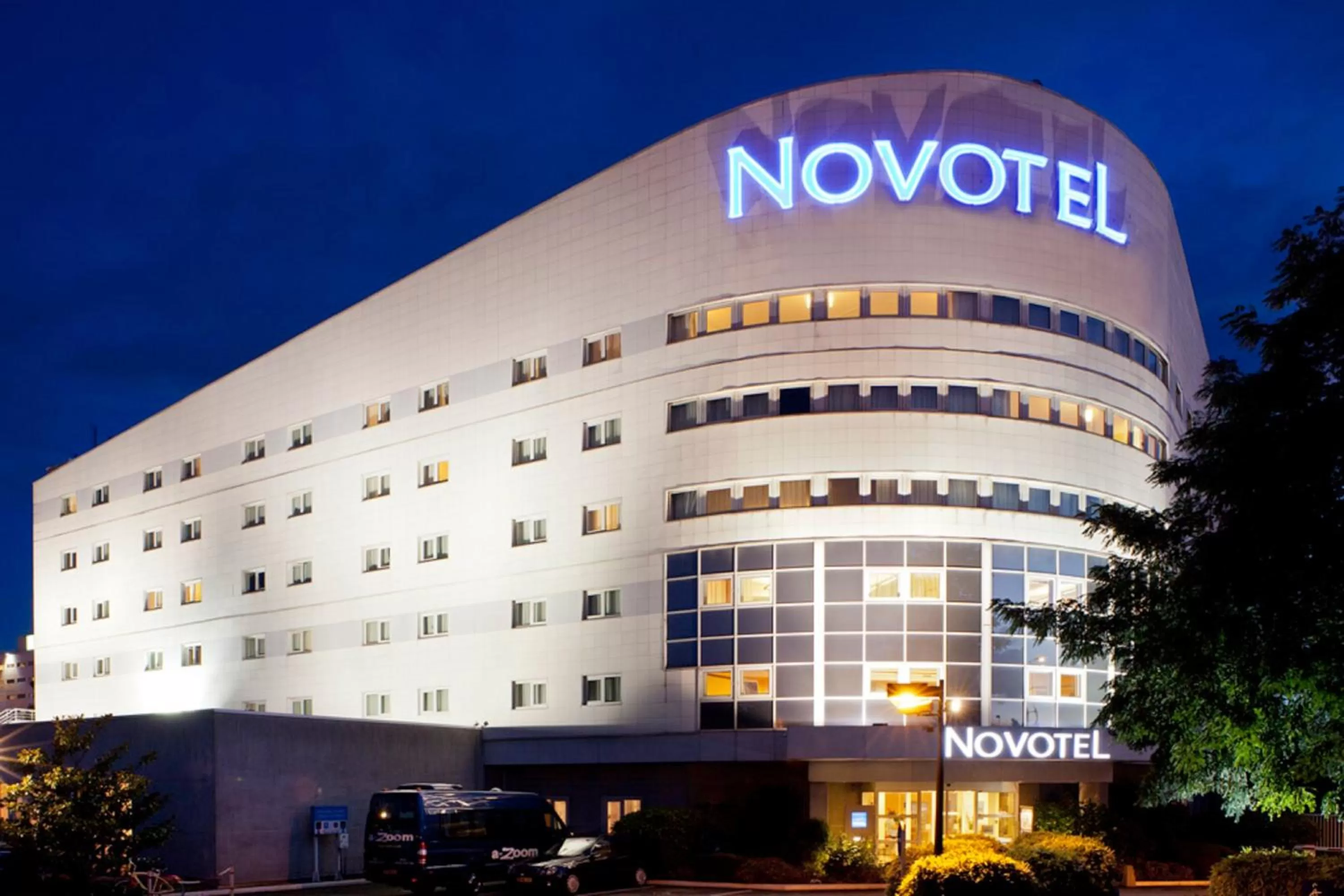 Facade/entrance in Novotel Paris Orly Rungis Aéroport