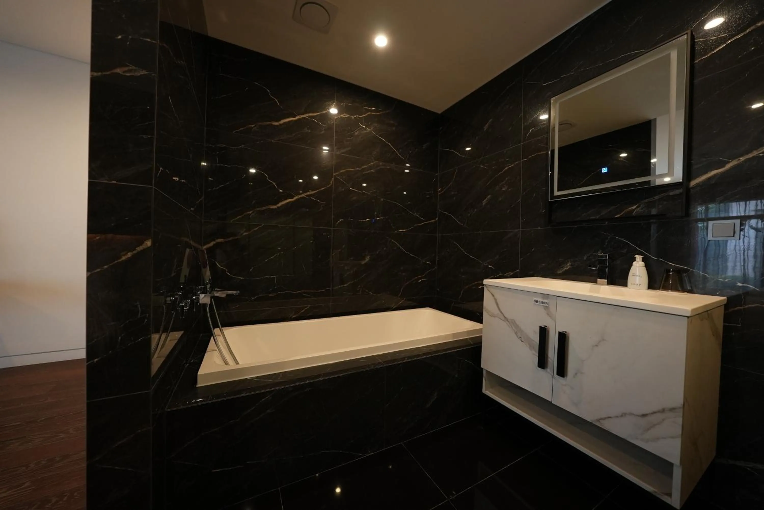 Bathroom in Amare Hotel Jongno