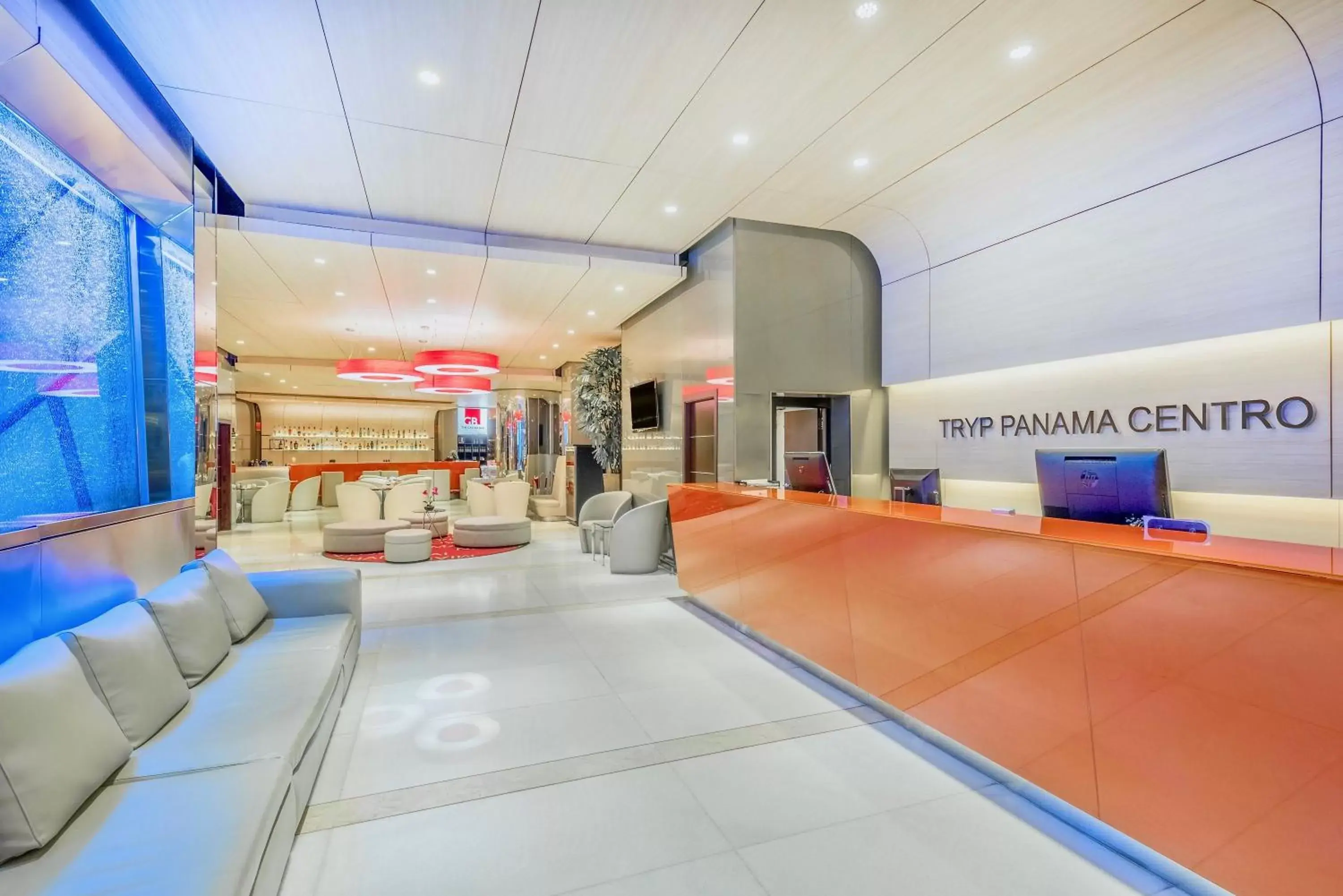 Lobby or reception in Tryp by Wyndham Panama Centro