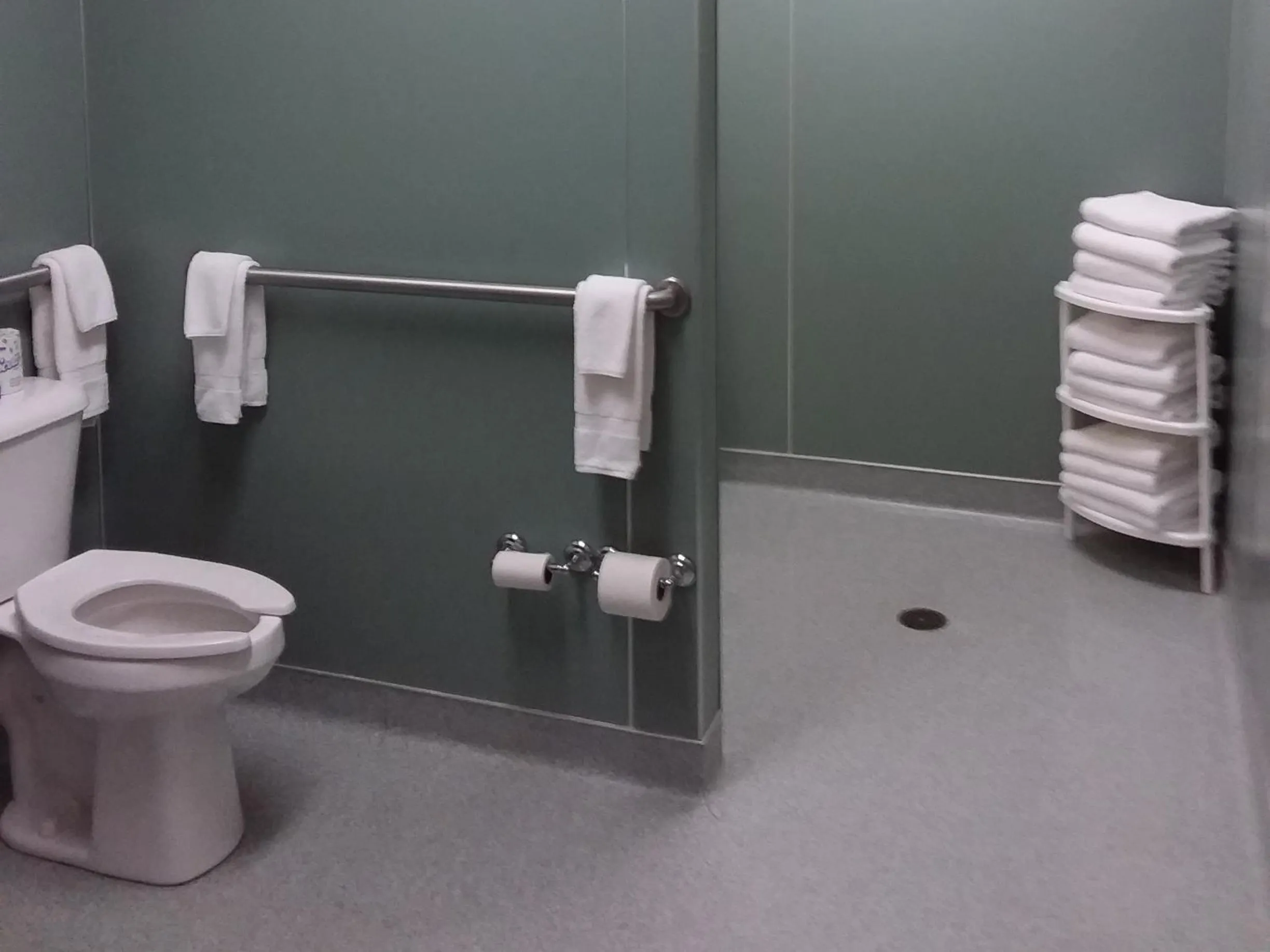 Bedroom in Nisqually Lodge