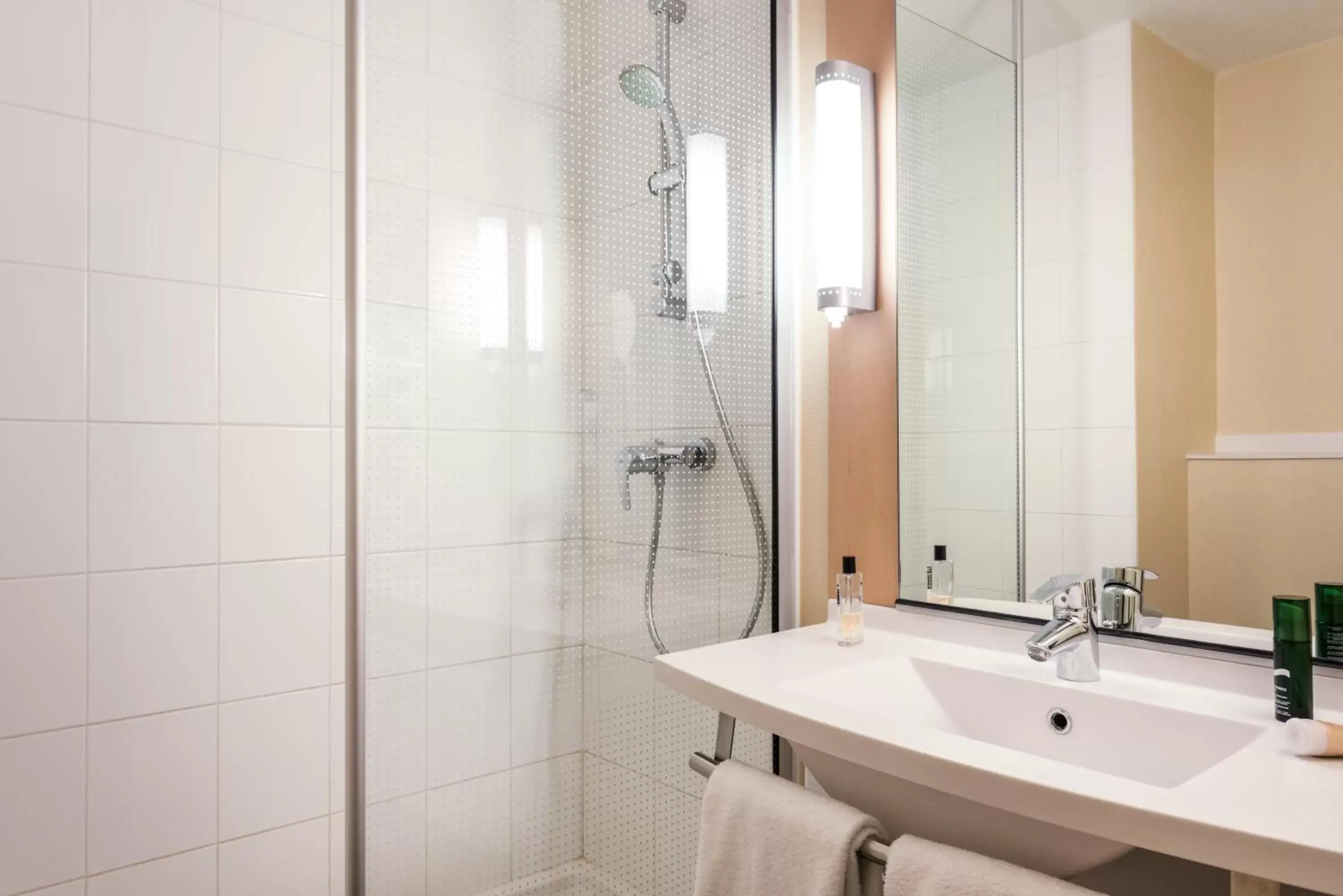 Shower, Bathroom in ibis Nancy-Brabois