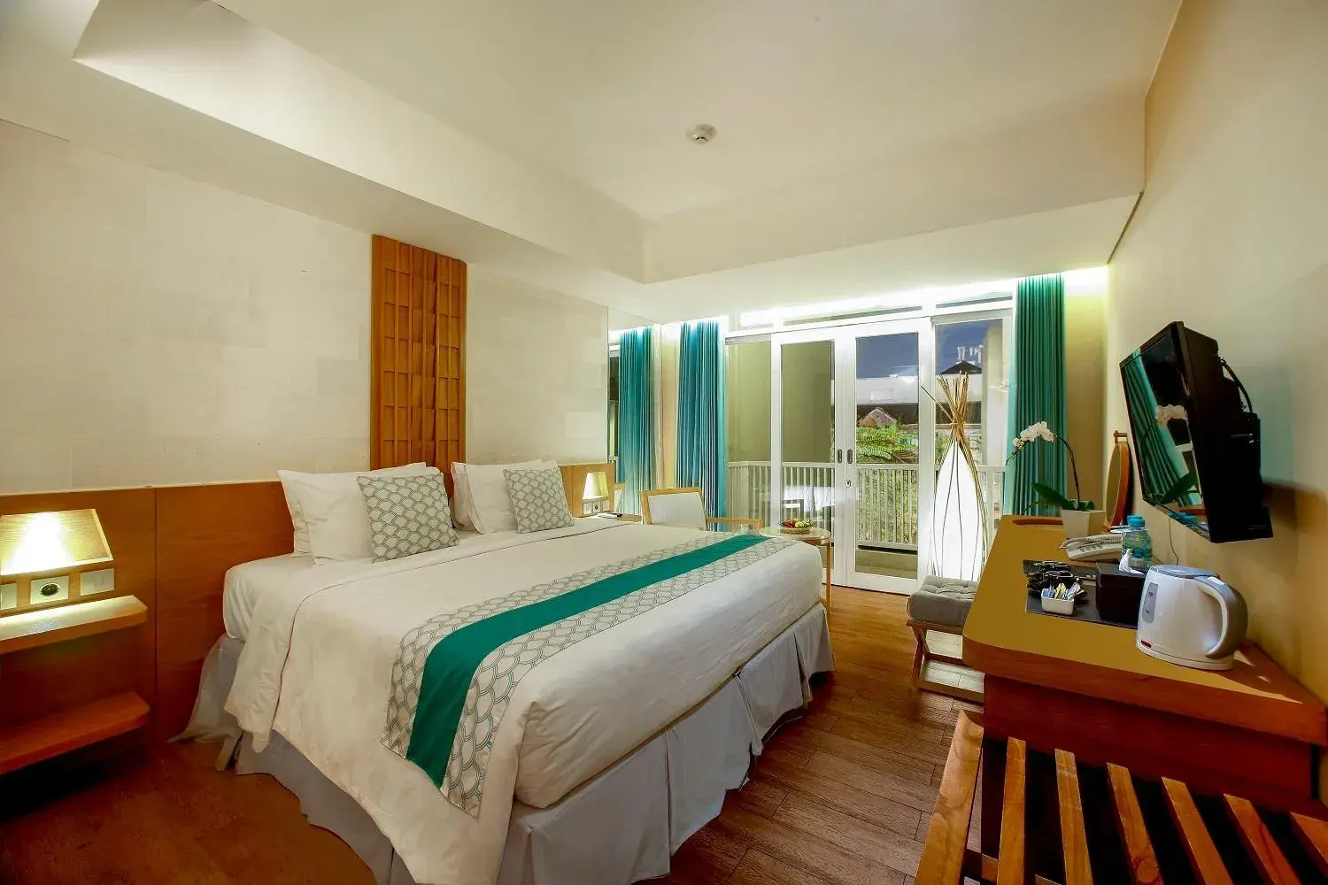 Photo of the whole room, Bed in Bedrock Hotel Kuta Bali