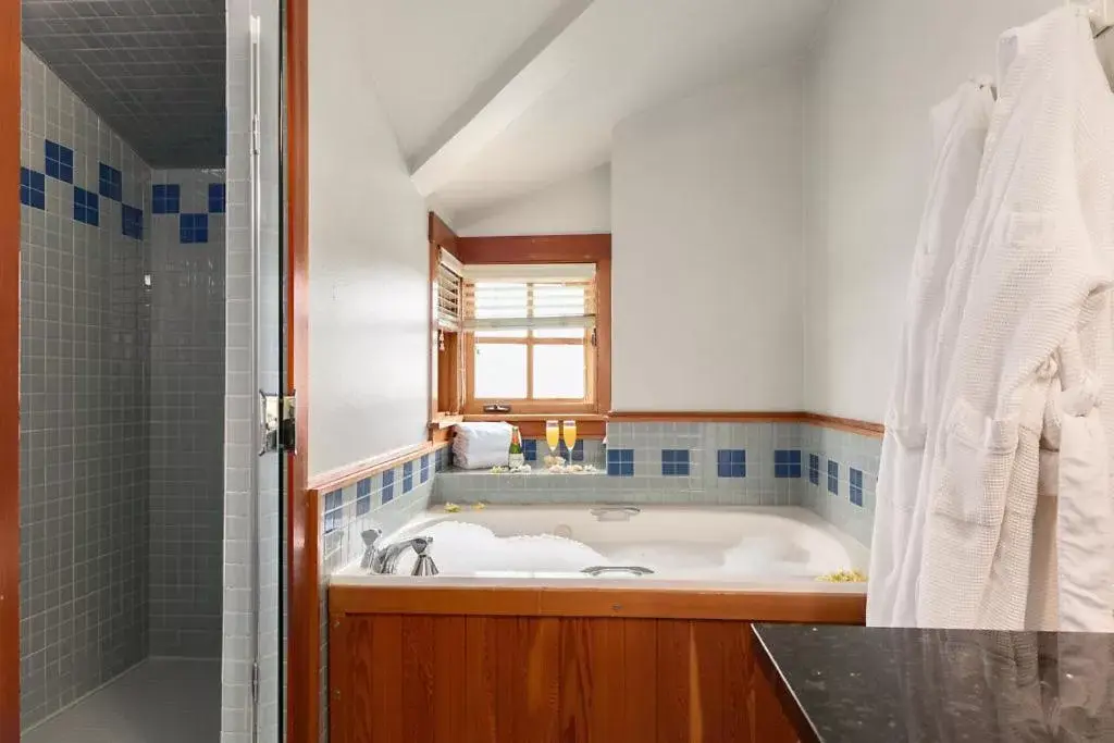 Bathroom in La Conner Channel Lodge