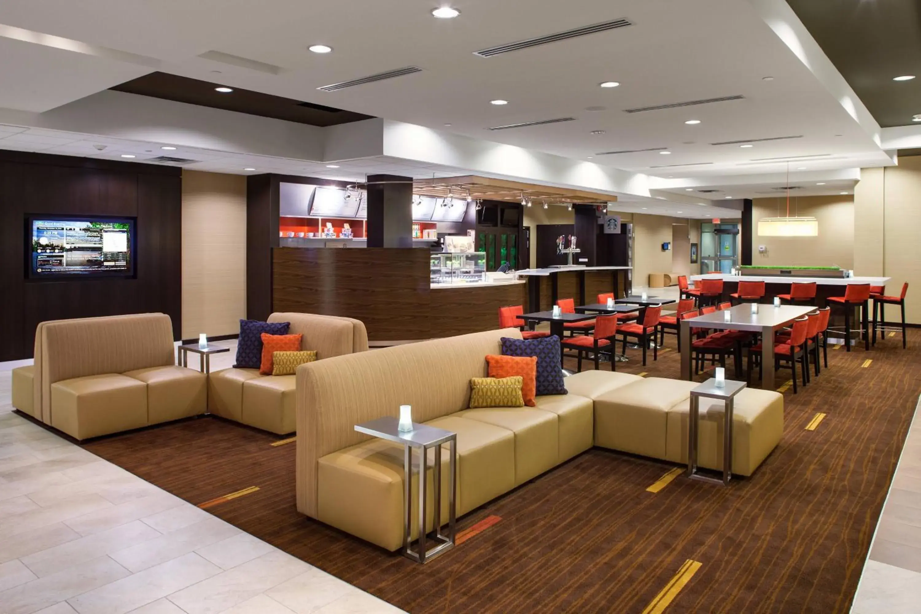 Lobby or reception in Courtyard by Marriott London