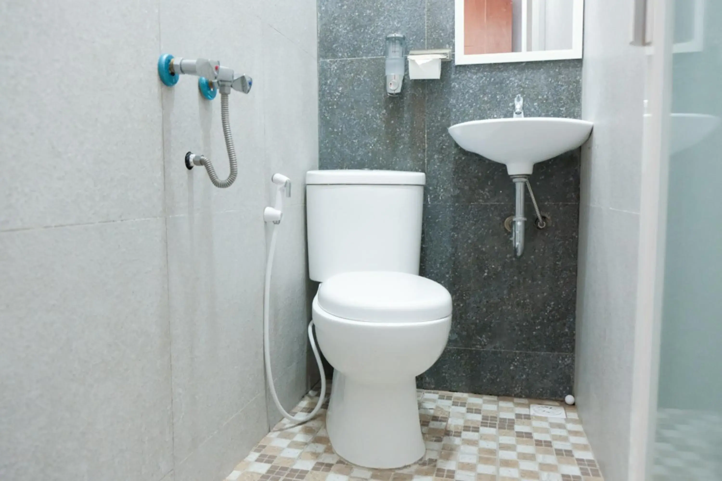 Bathroom in OYO 1454 111 Residence