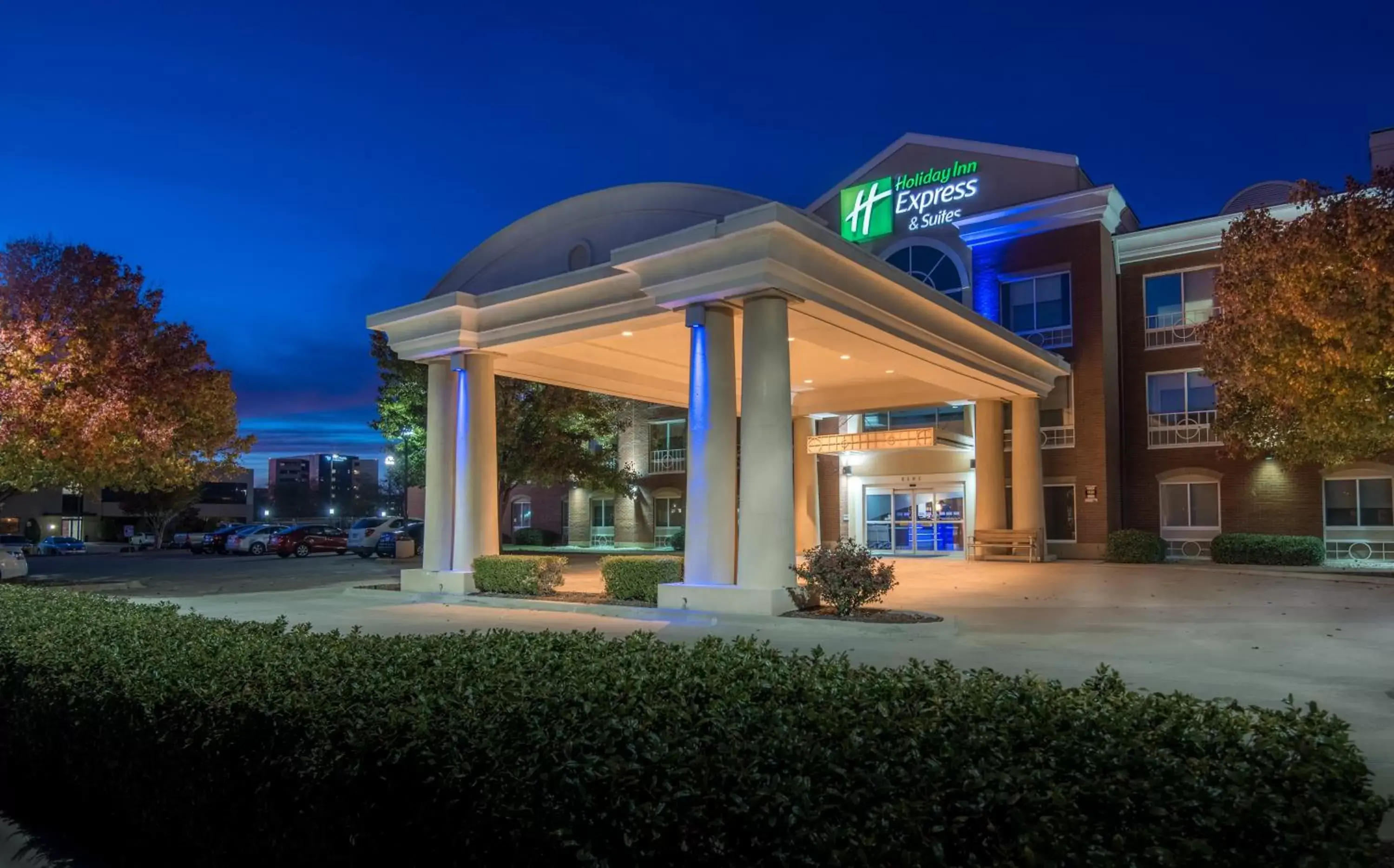 Property Building in Holiday Inn Express Hotel & Suites Dallas-North Tollway/North Plano, an IHG Hotel