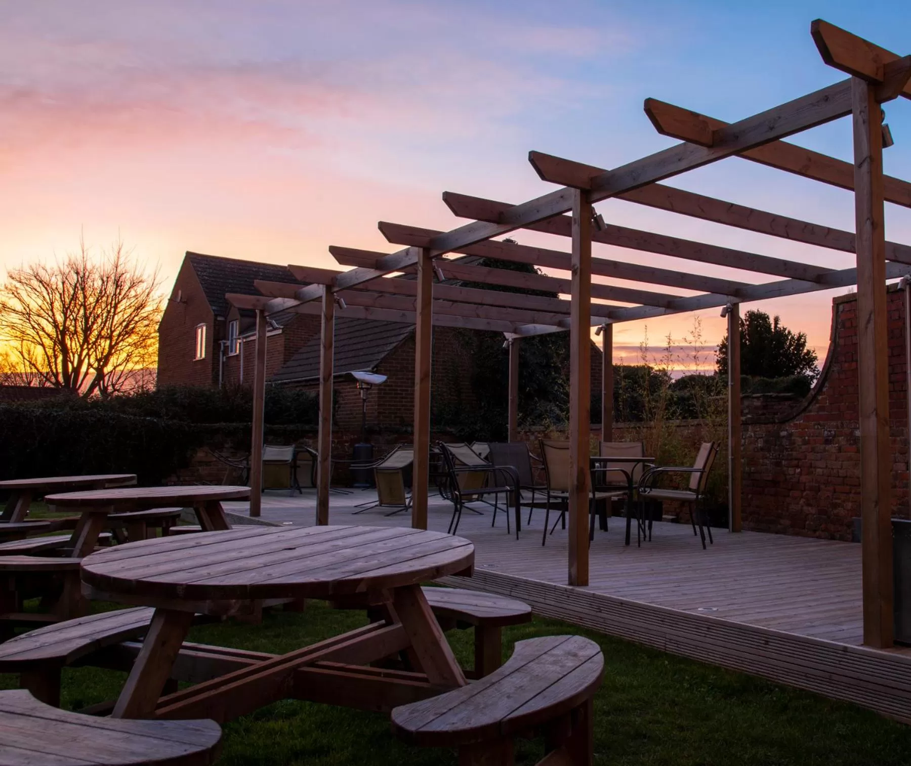 Garden, Sunrise/Sunset in The Kings Head House