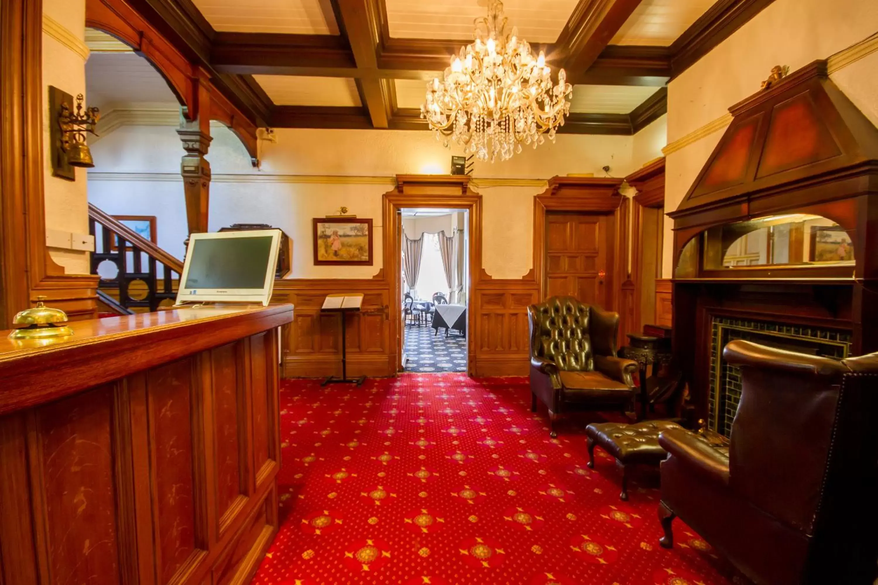 Lobby or reception in NormanHurst Hotel