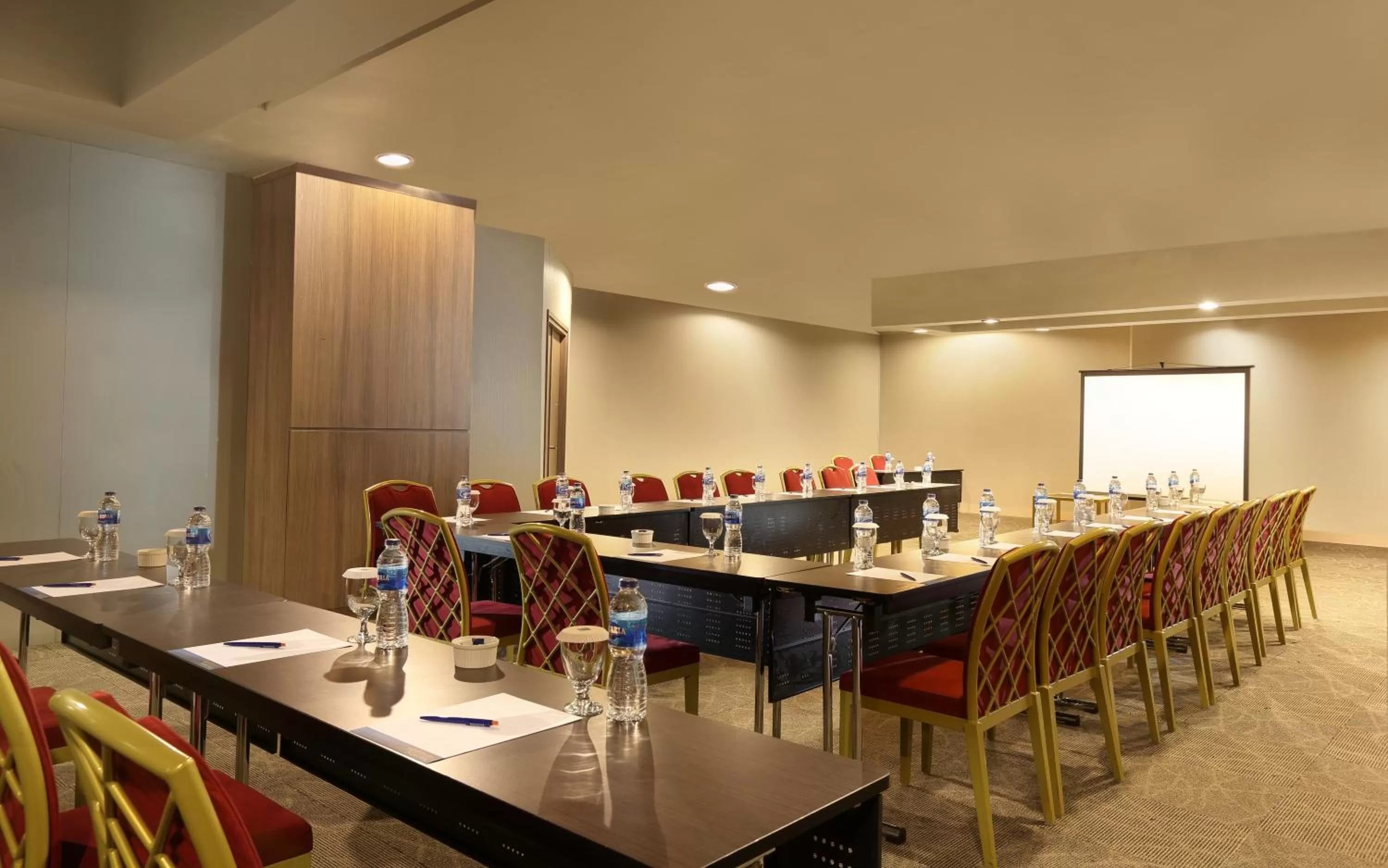Business facilities in Novotel Jakarta Gajah Mada
