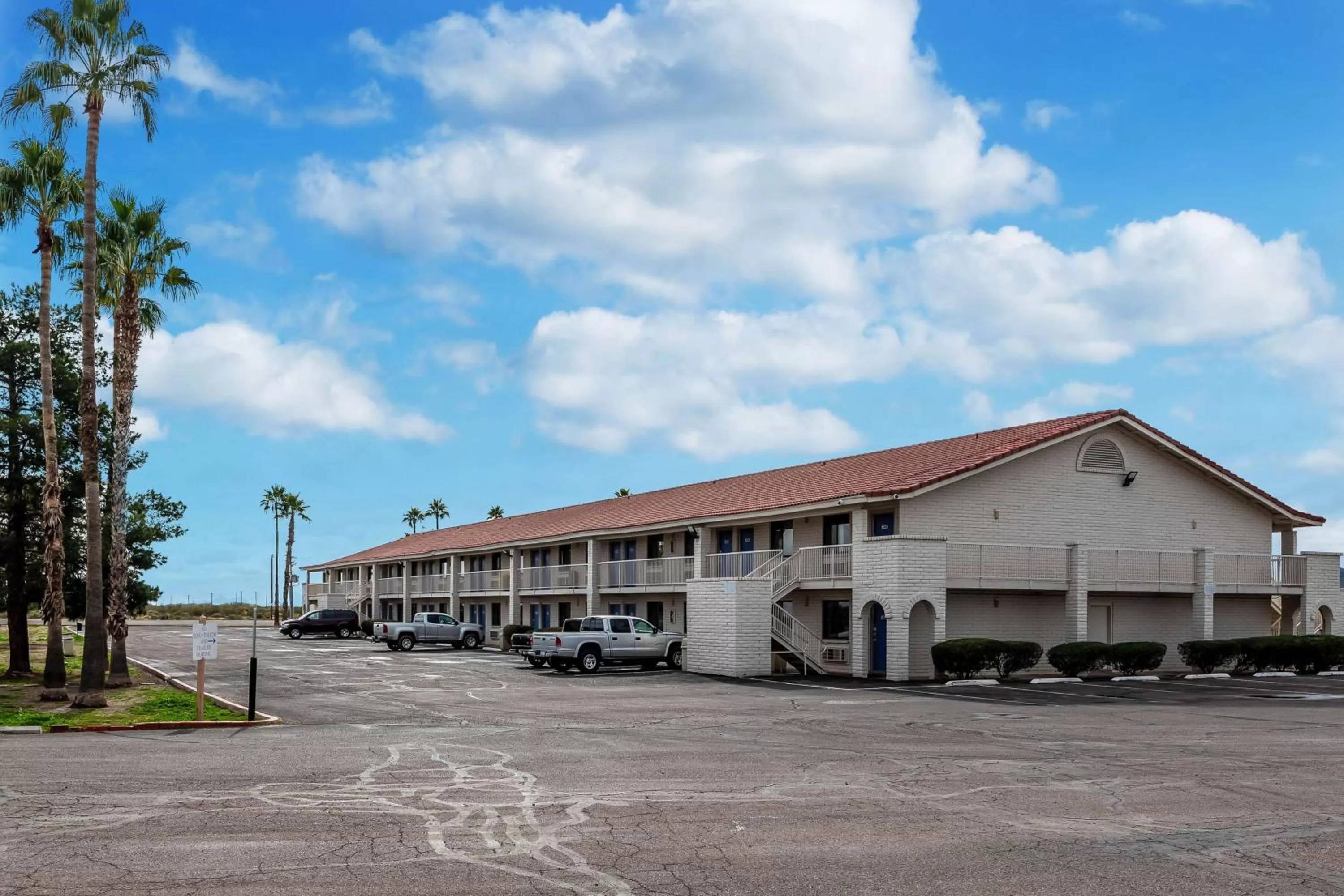 Property building in Motel 6 Eloy Arizona Casa Grande