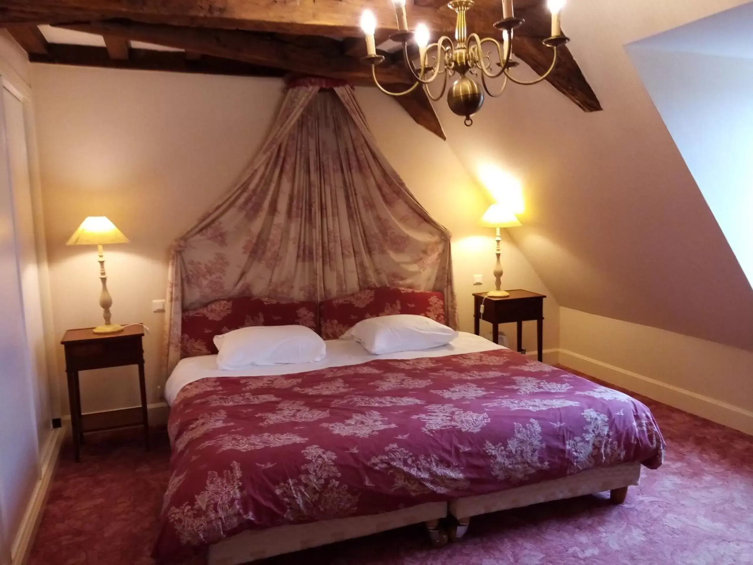 Bedroom, Bed in Domaine de launay blot, Proche MT ST MICHEL