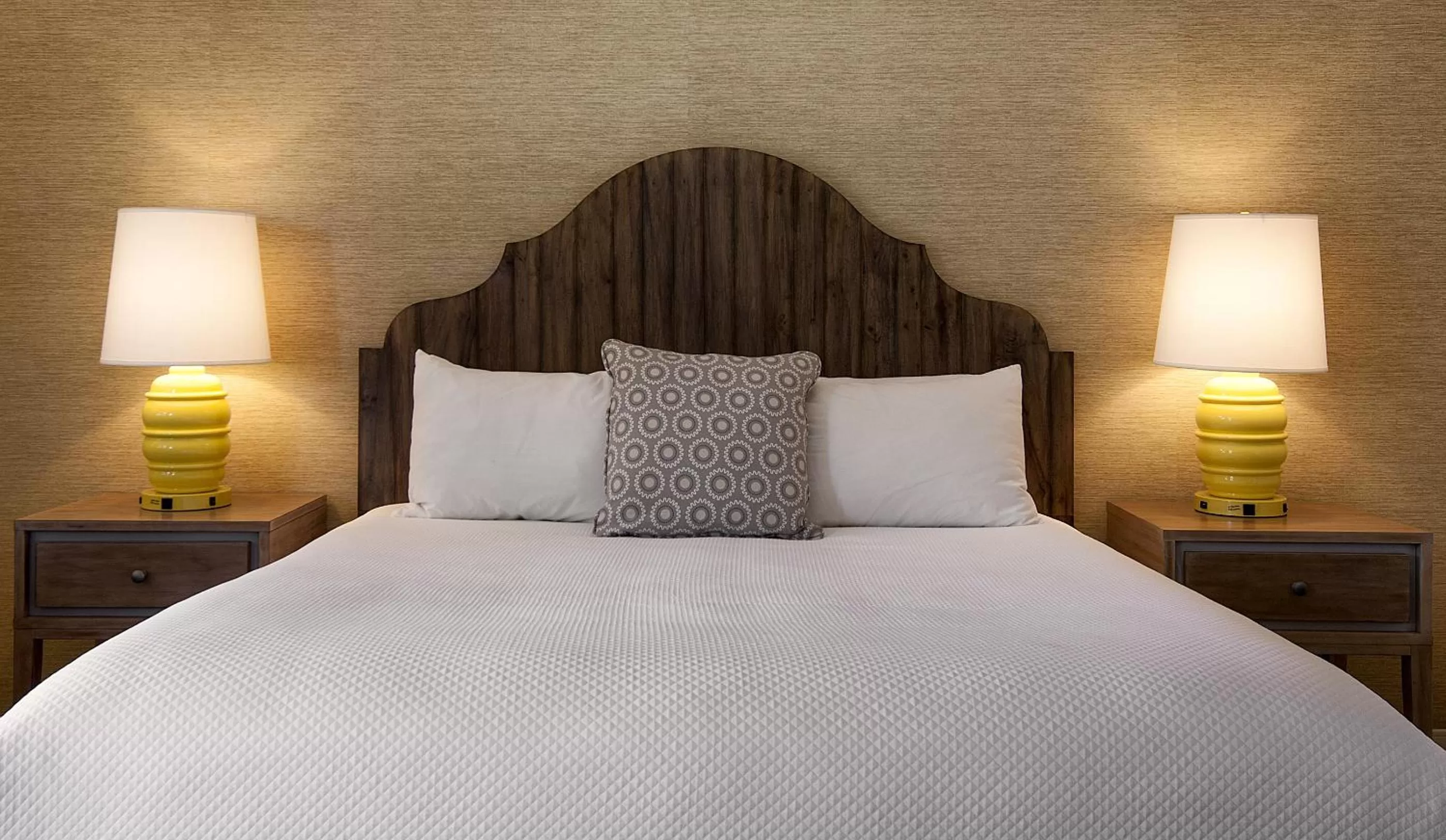 Bed in Cottage Inn by the Sea