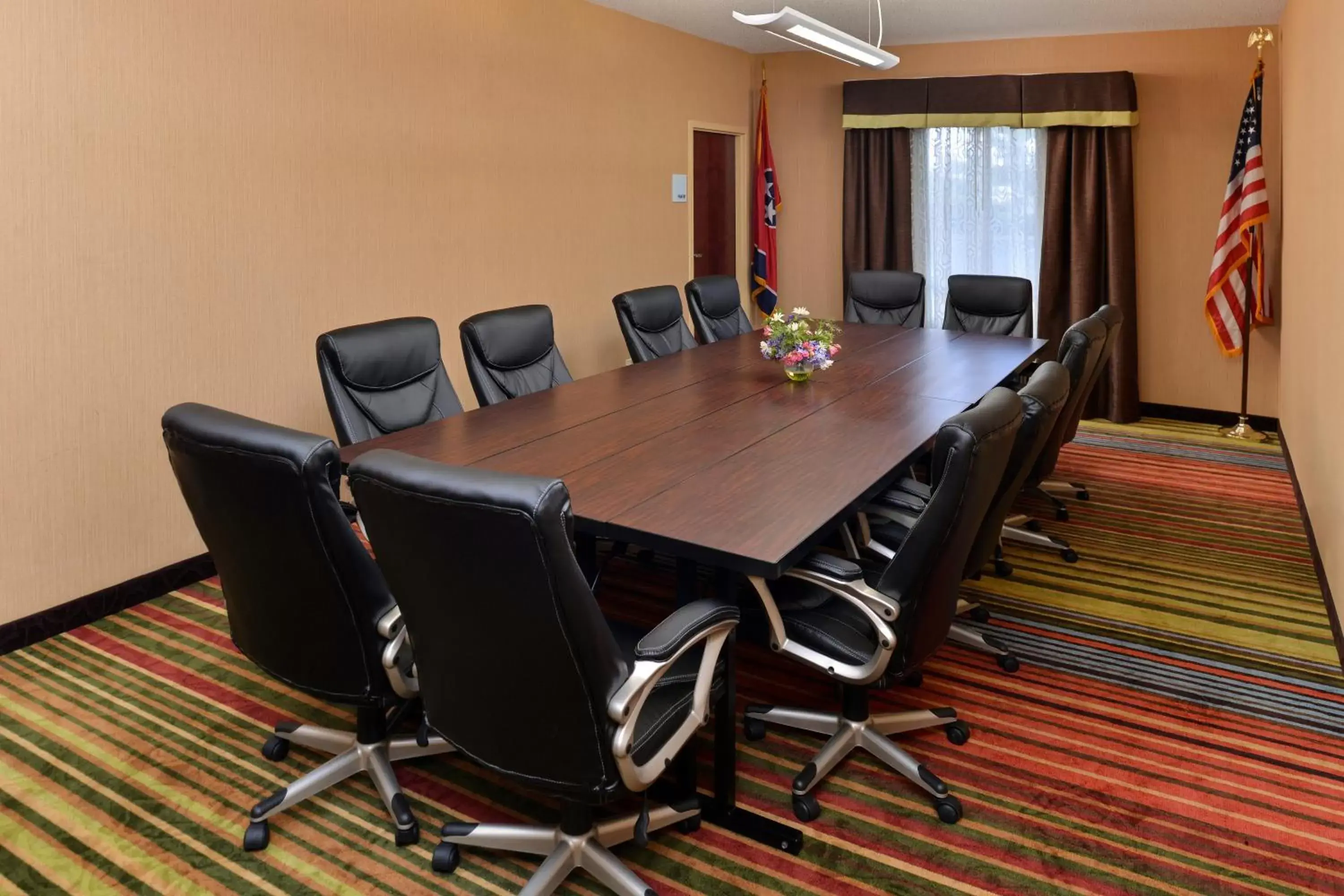 Meeting/conference room in Holiday Inn Express White House, an IHG Hotel