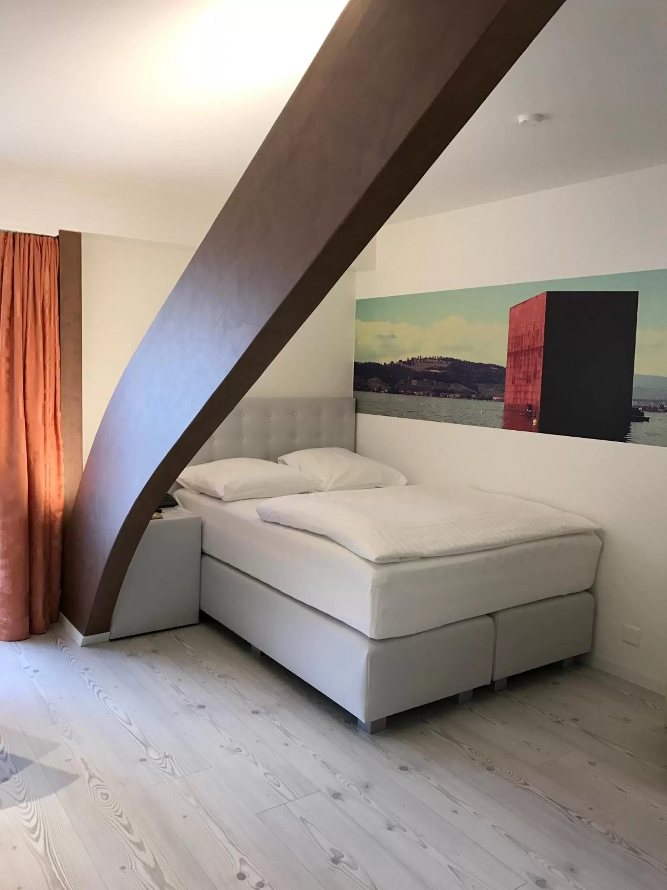 Bed in Hotel Murtenhof & Krone