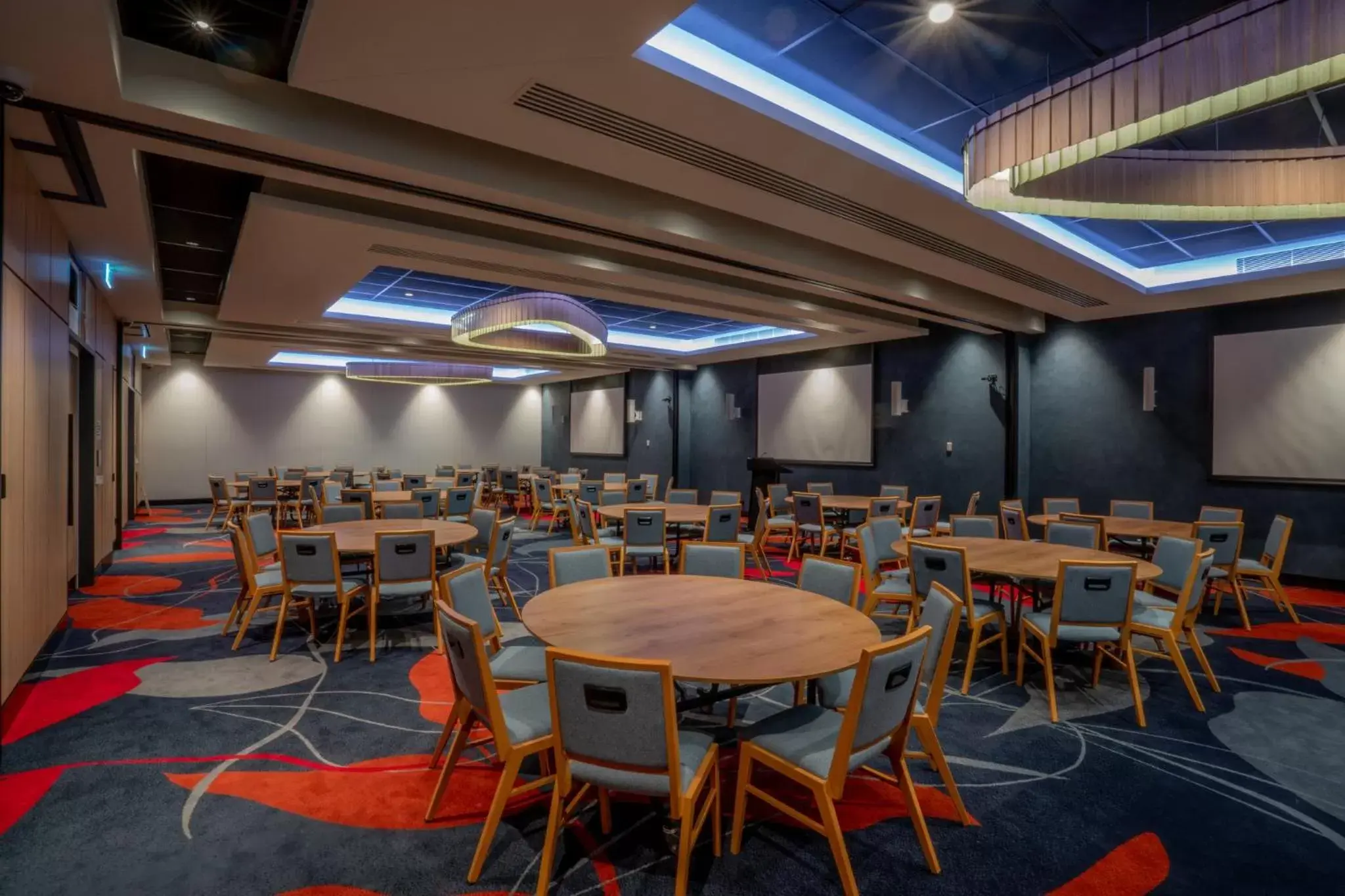 Meeting/conference room, Restaurant/Places to Eat in Holiday Inn Sydney St Marys, an IHG Hotel
