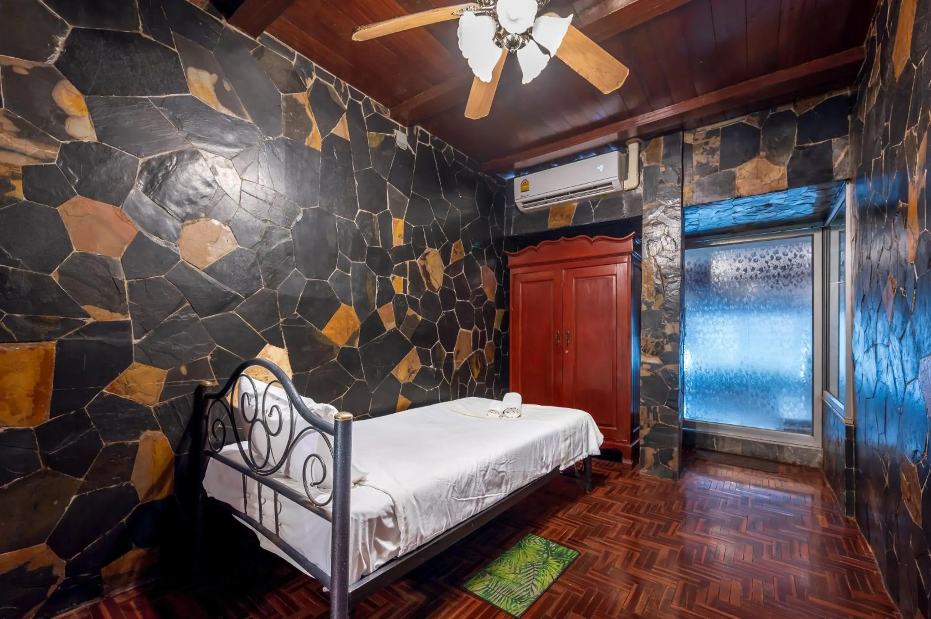 Photo of the whole room, Bed in Blue Dream Guesthouse