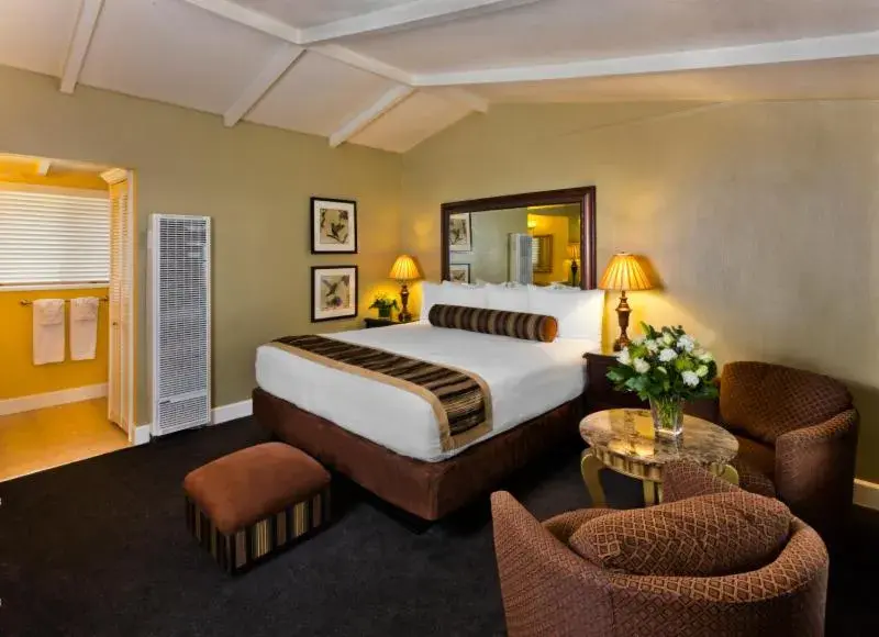 Photo of the whole room, Bed in Monterey Peninsula Inn
