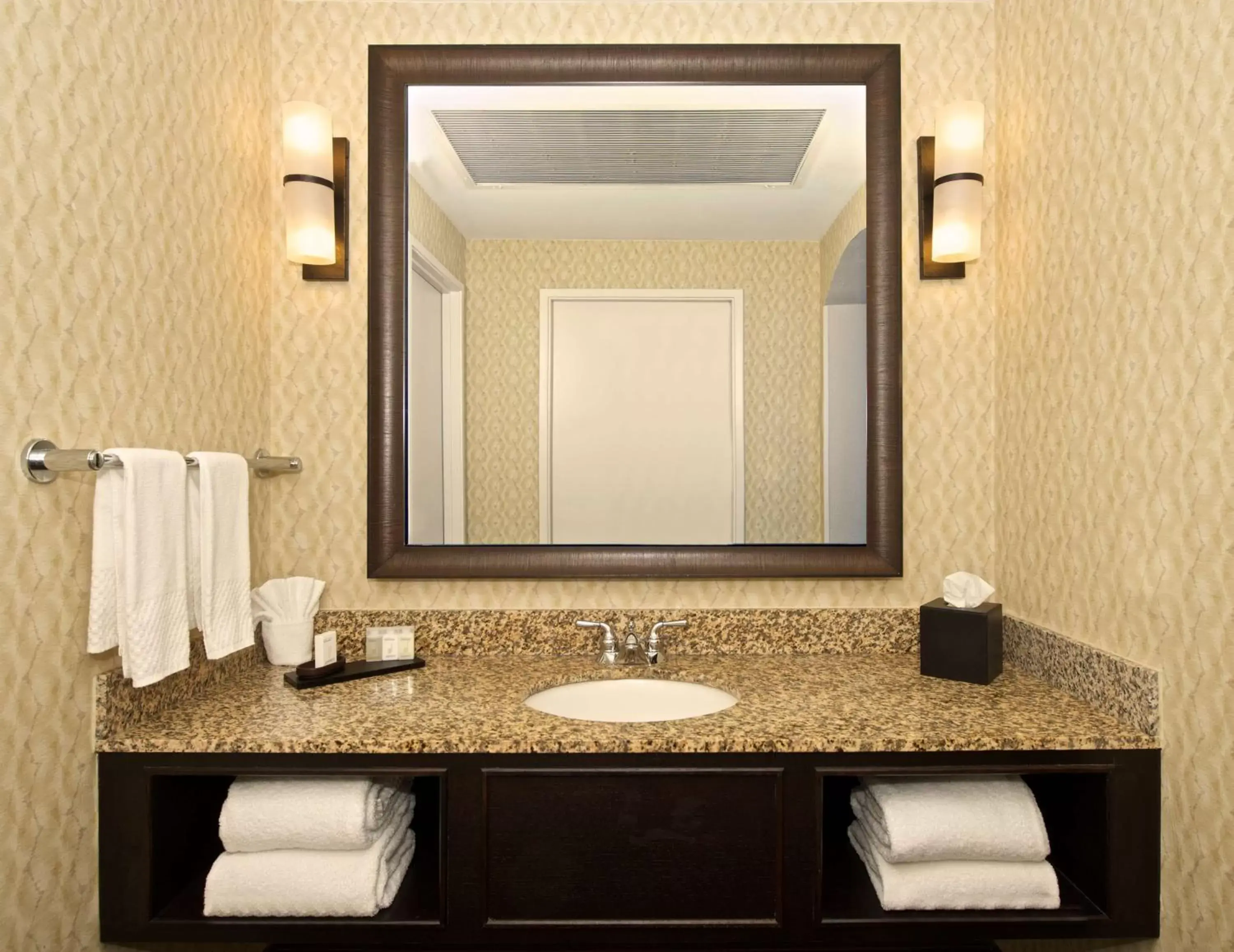 Bathroom in Embassy Suites by Hilton Flagstaff Bathroom in Embassy Suites by Hilton Flagstaff