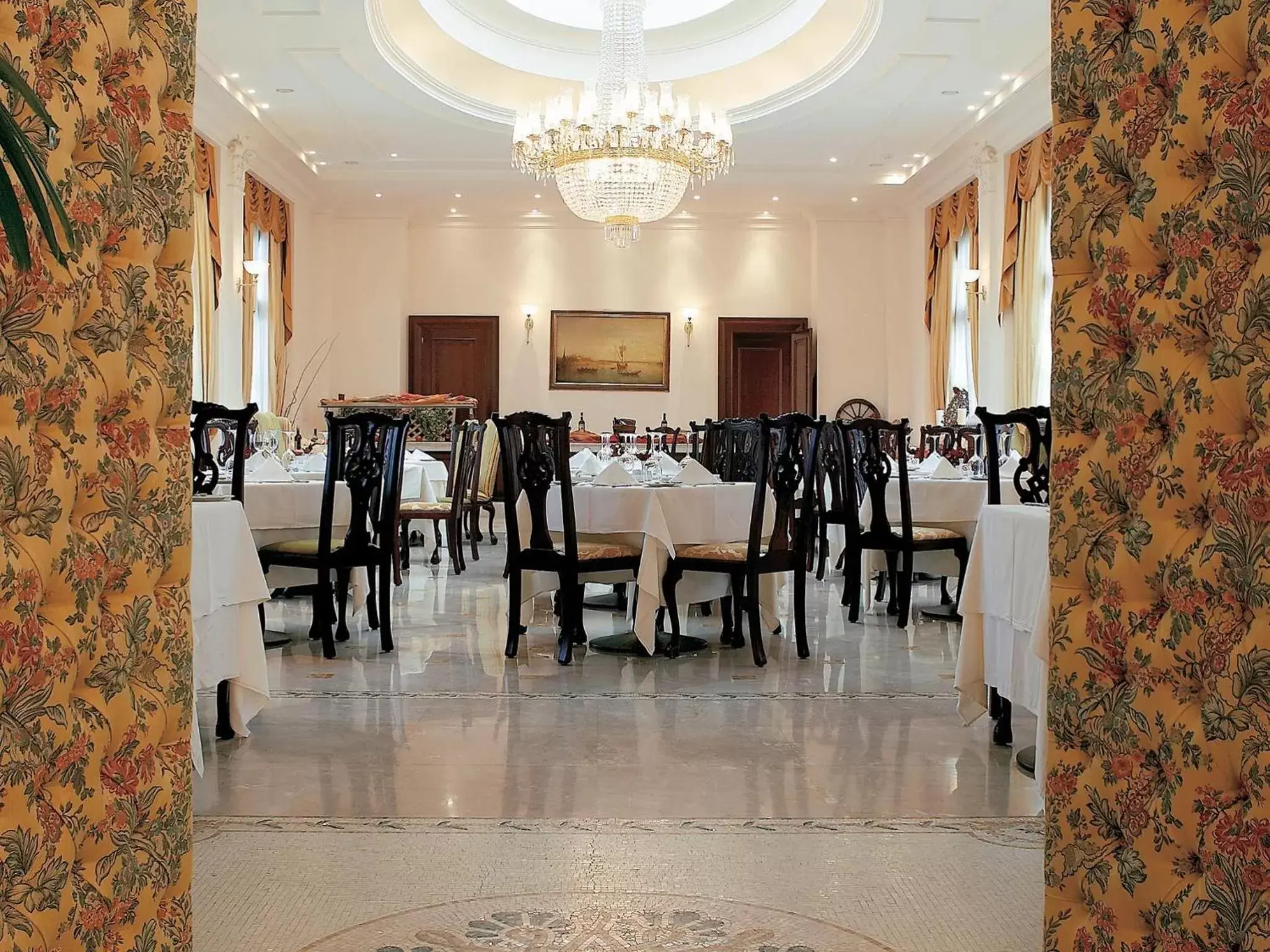 Restaurant/places to eat in Grecotel Larissa Imperial