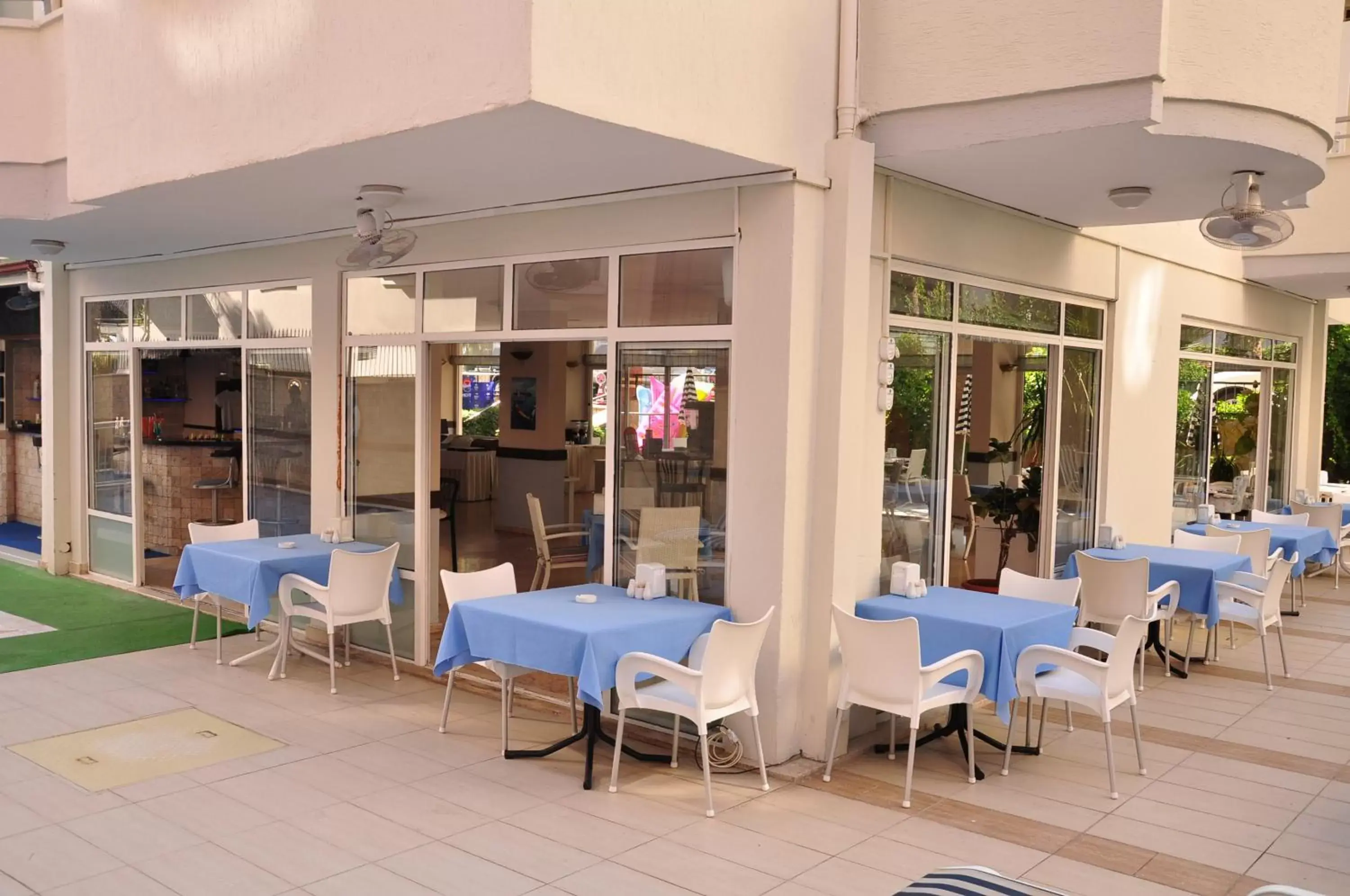 Garden, Restaurant/Places to Eat in Belle Ocean Apart Otel