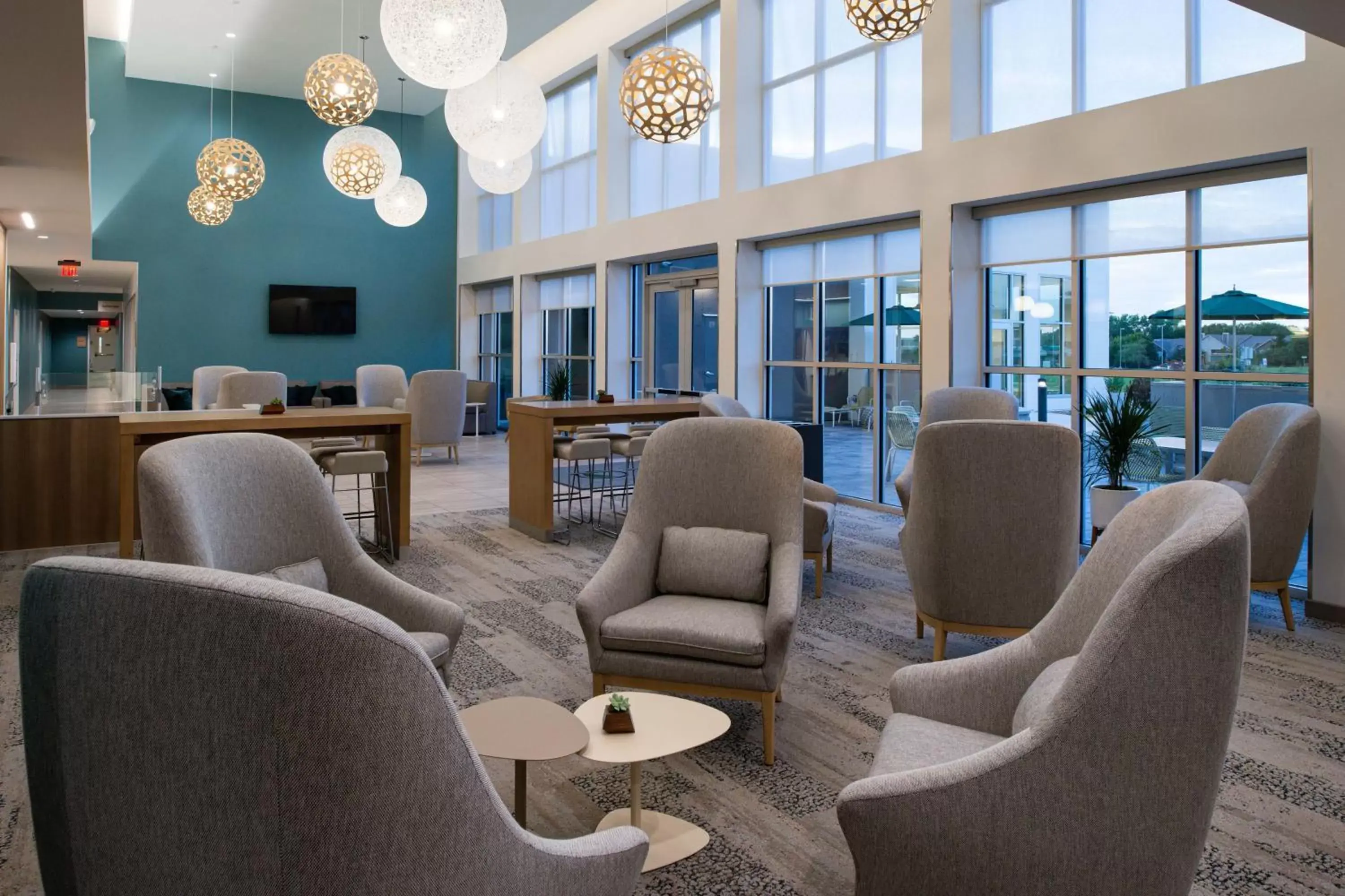 Lobby or reception, Lounge/Bar in Element Kansas City Overland Park