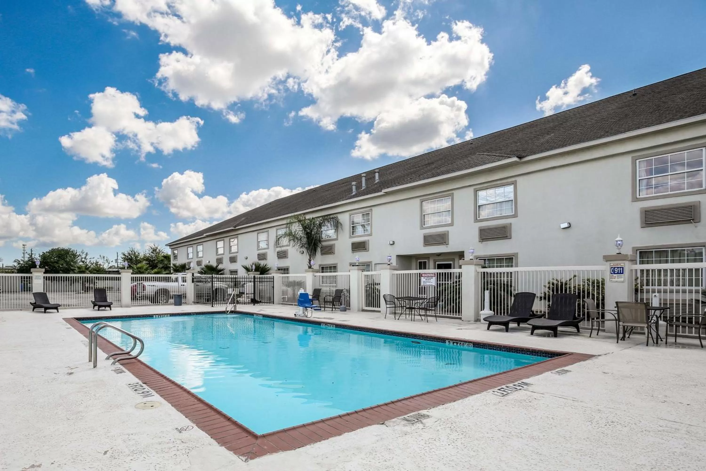 Day in Motel 6-Pasadena, TX