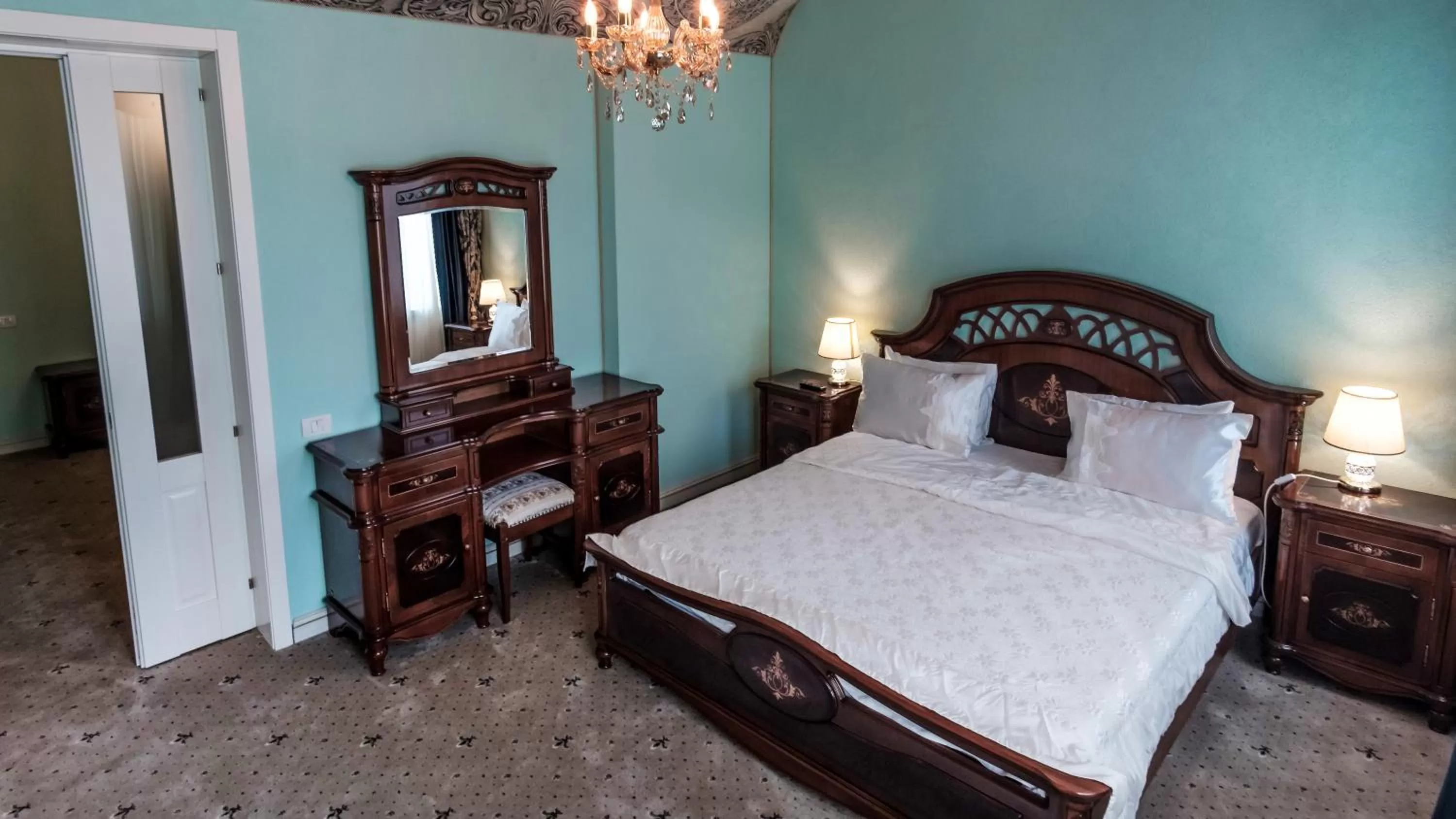 Bedroom, Bed in JMR Royal -Luxury Rooms & Private Sauna