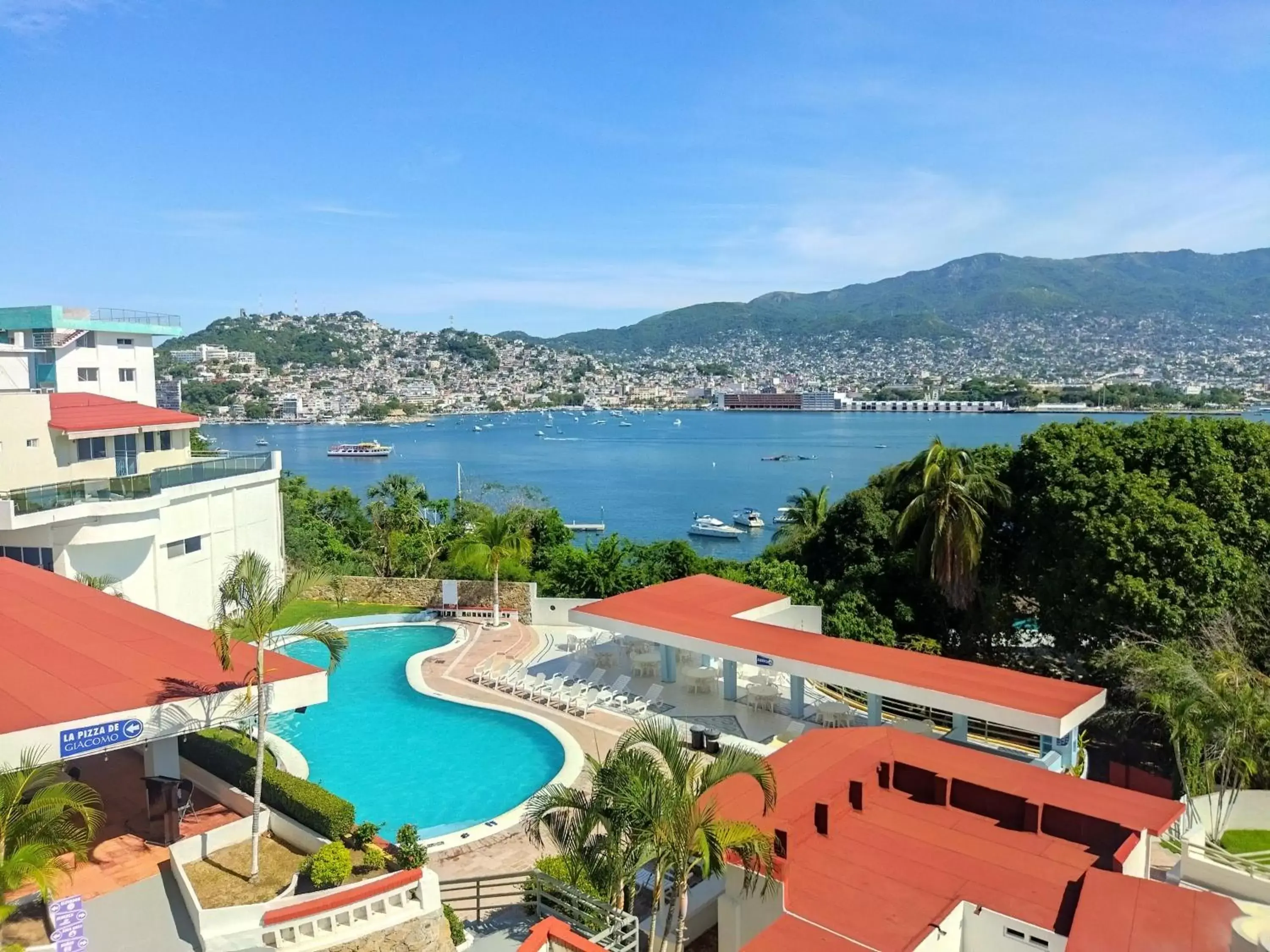 Sea view, Pool View in Hotel Aristos Acapulco