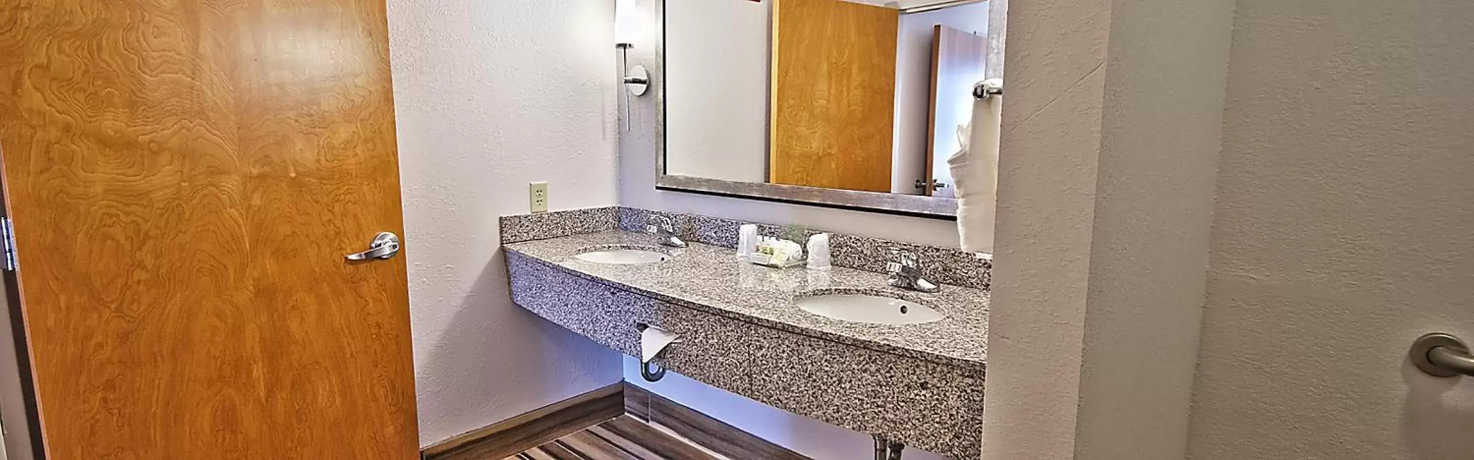 Bathroom in Holiday Inn Manahawkin/Long Beach Island, an IHG Hotel