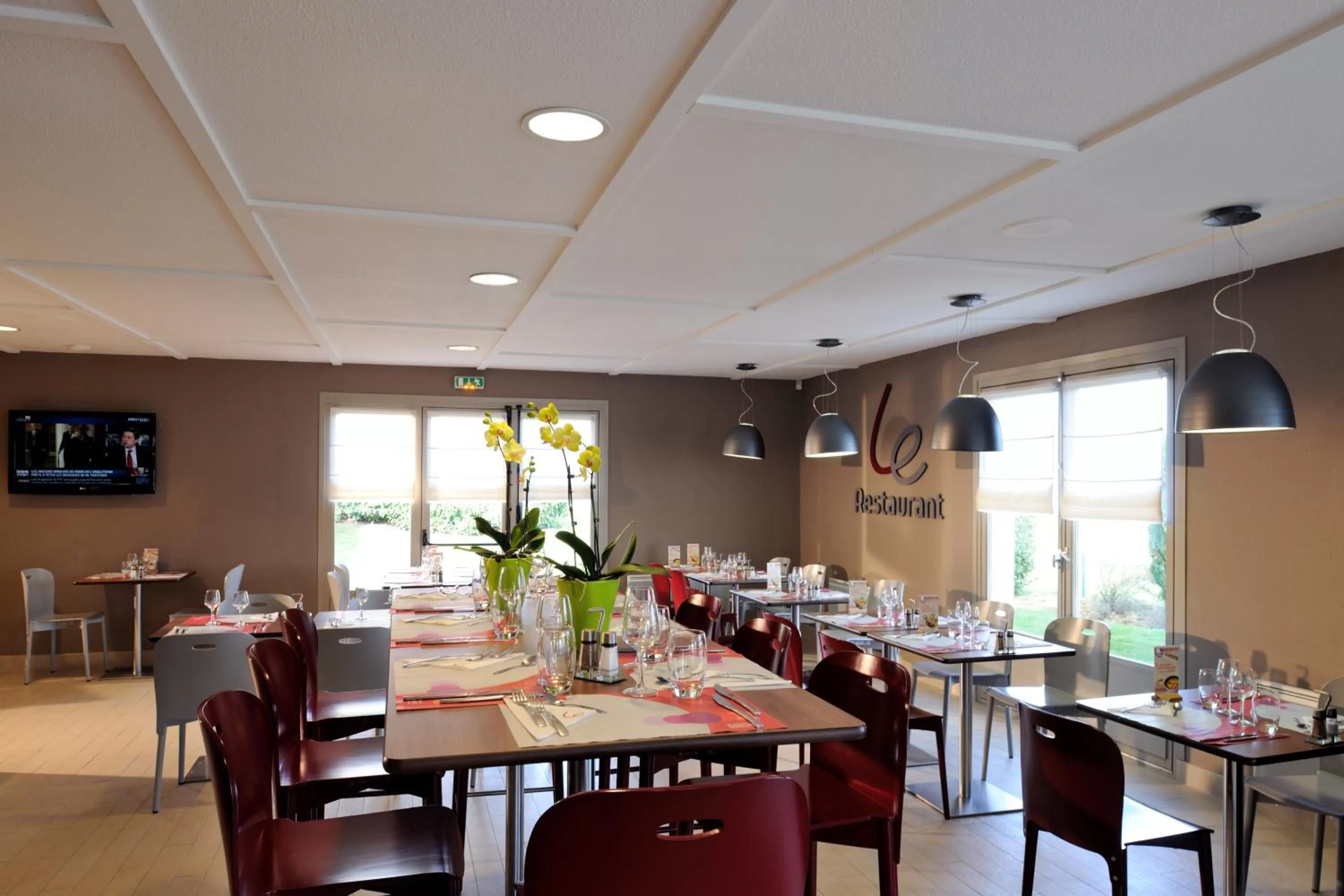 Restaurant/places to eat in Campanile Château-Thierry