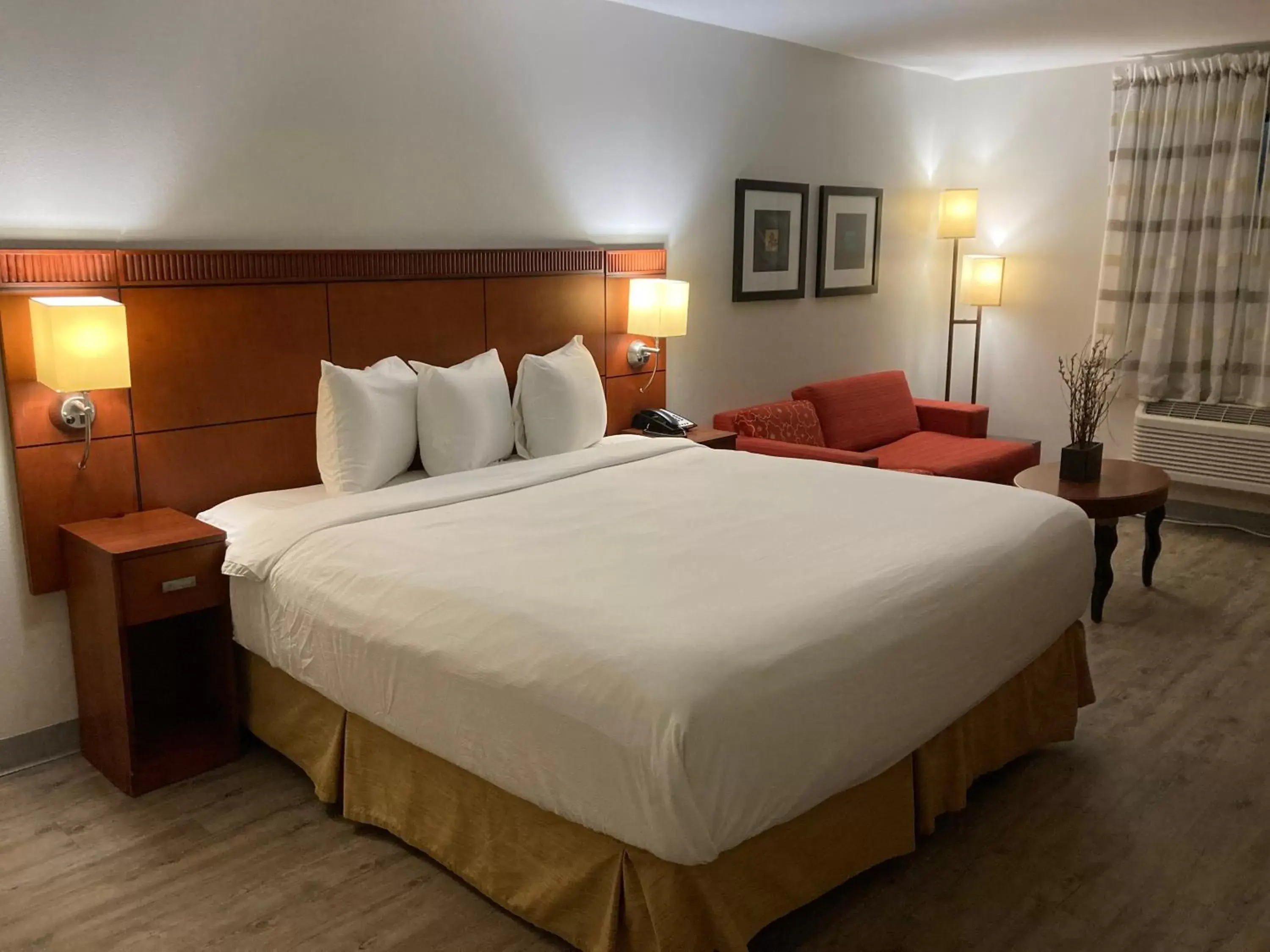 Bed in The Hotel Orange