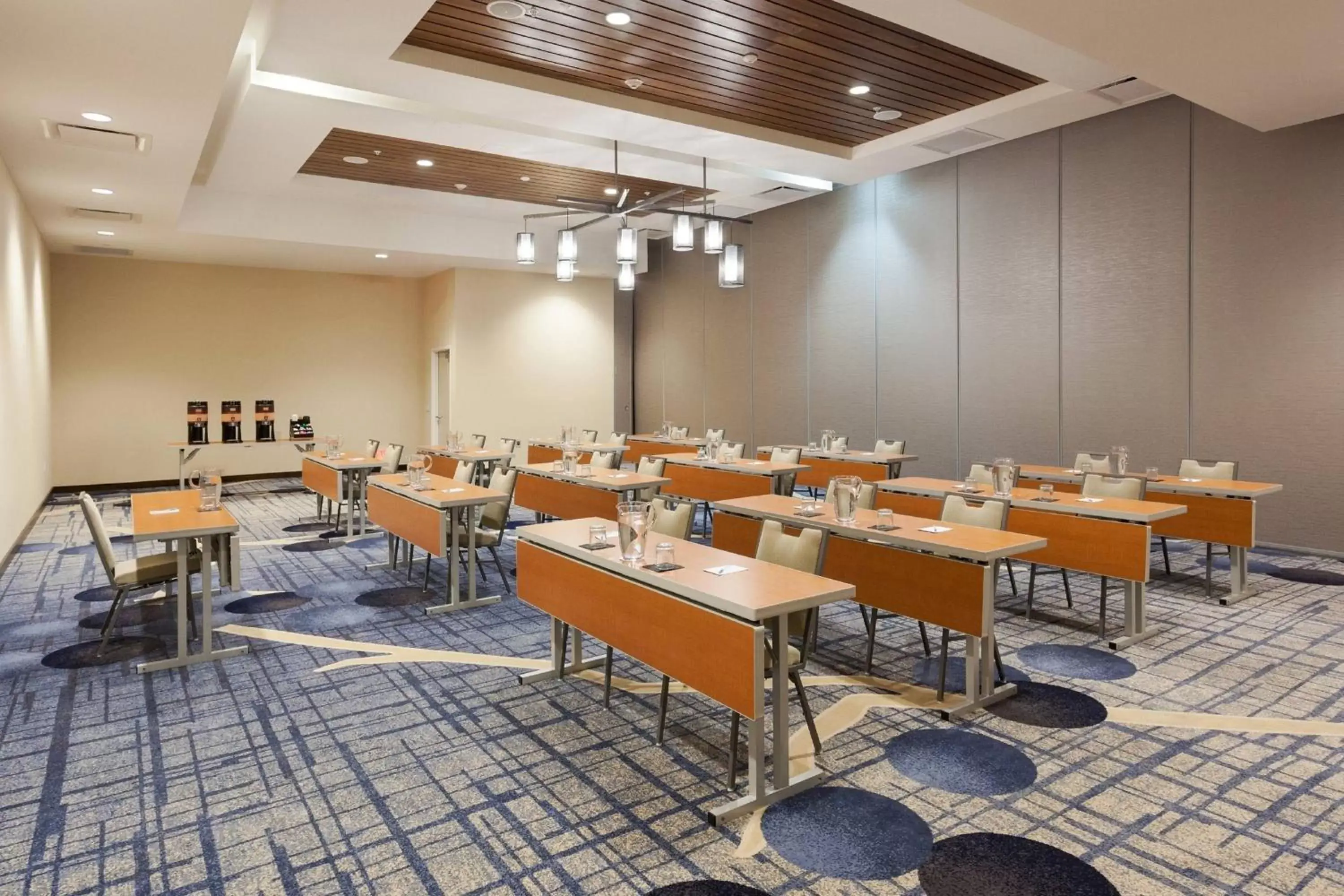 Meeting/conference room, Restaurant/Places to Eat in SpringHill Suites by Marriott Paso Robles Atascadero