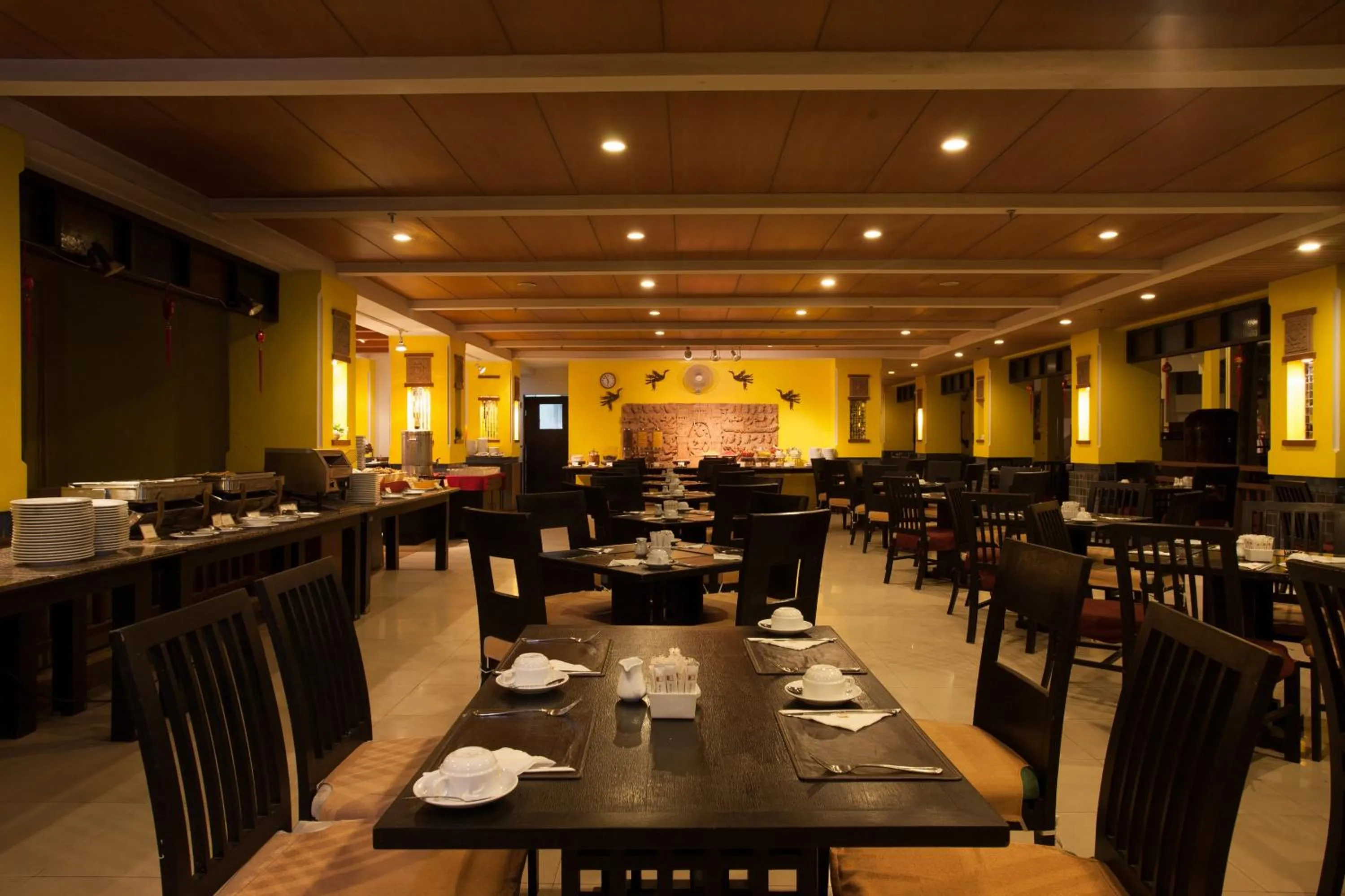 Restaurant/places to eat in Woraburi Phuket Resort & Spa - SHA Plus