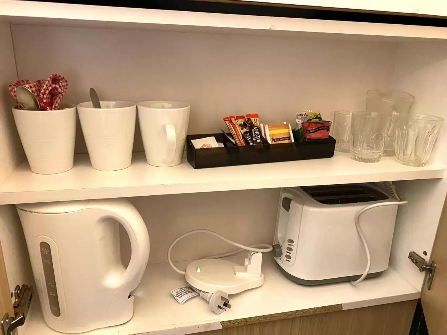 Coffee/tea facilities in Gateway Motor Inn