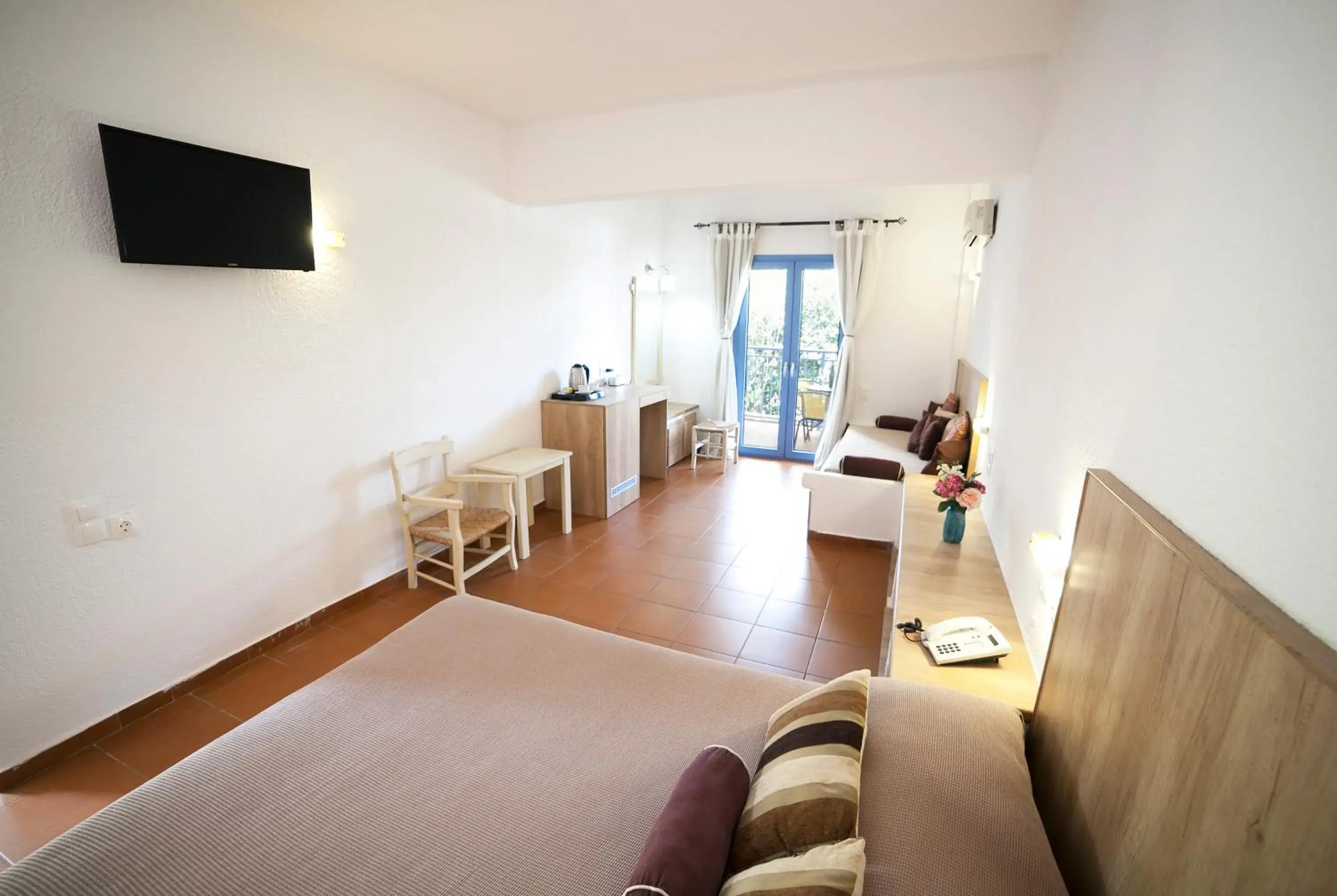 Photo of the whole room, Bed in Elpida Village Photo of the whole room, Bed in Elpida Village