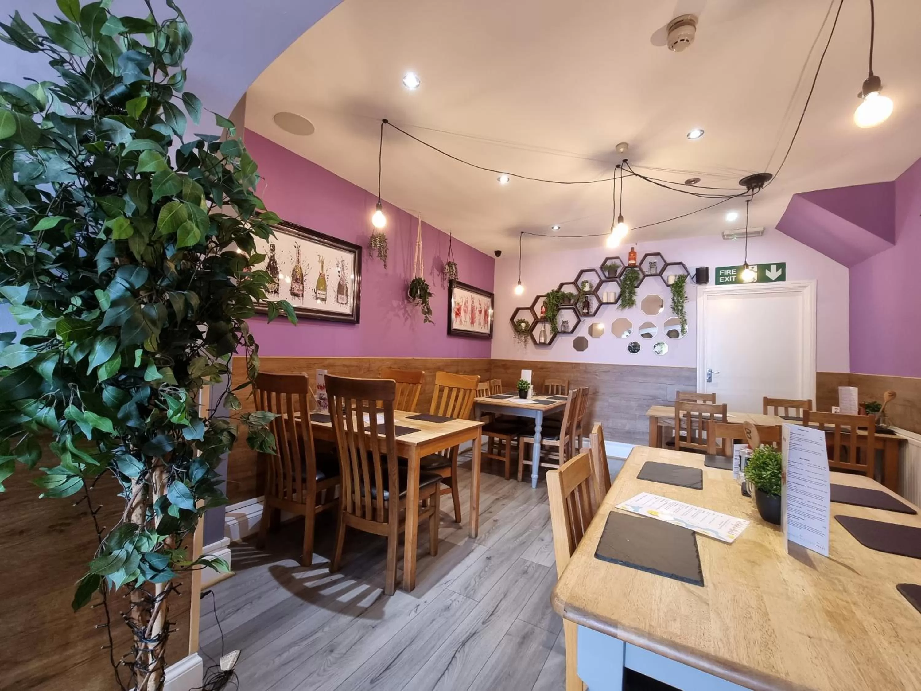 Restaurant/places to eat in The Dolphin Hotel & Restaurant