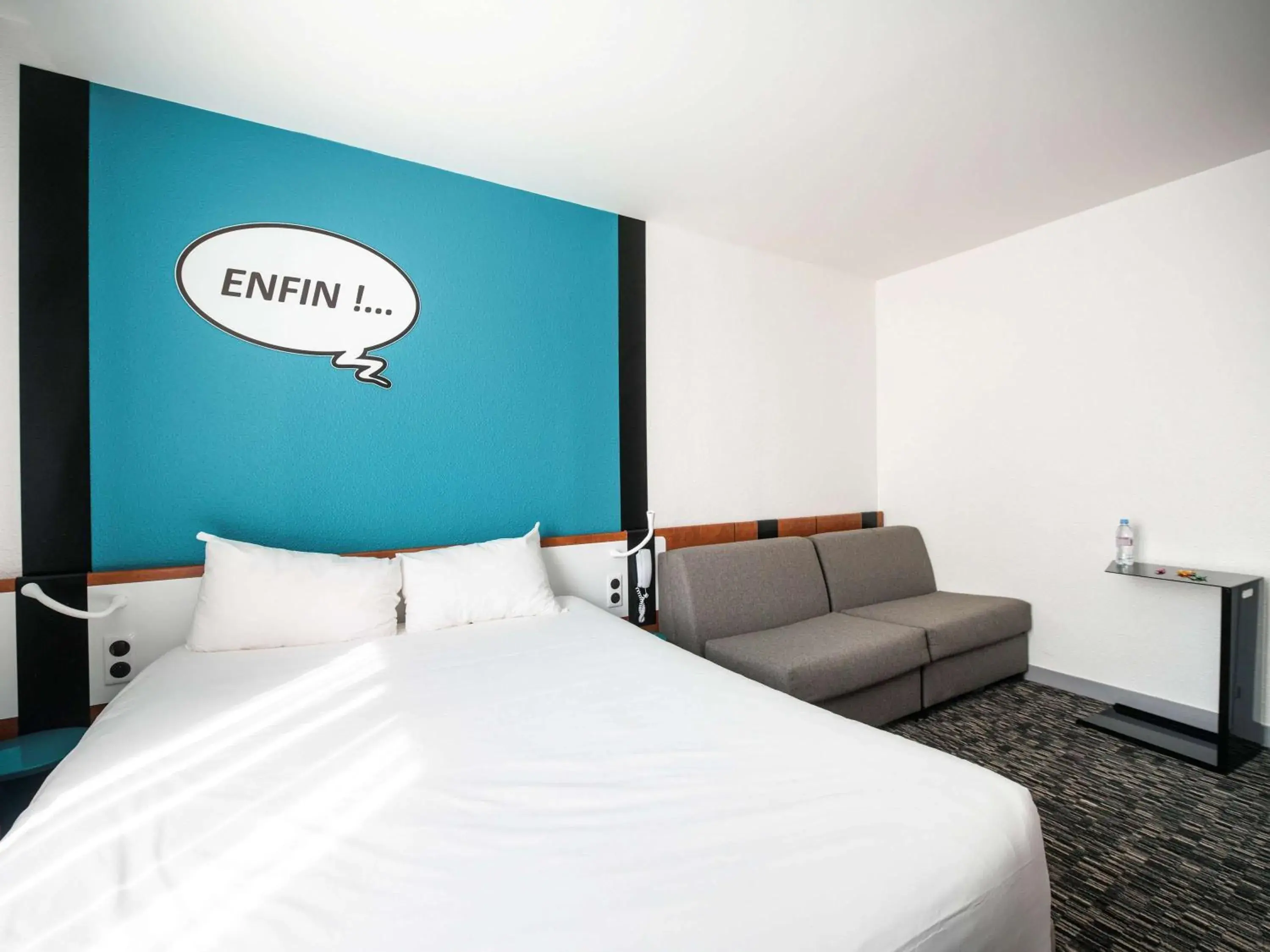 Photo of the whole room, Bed in Ibis Styles Chambery Centre Gare