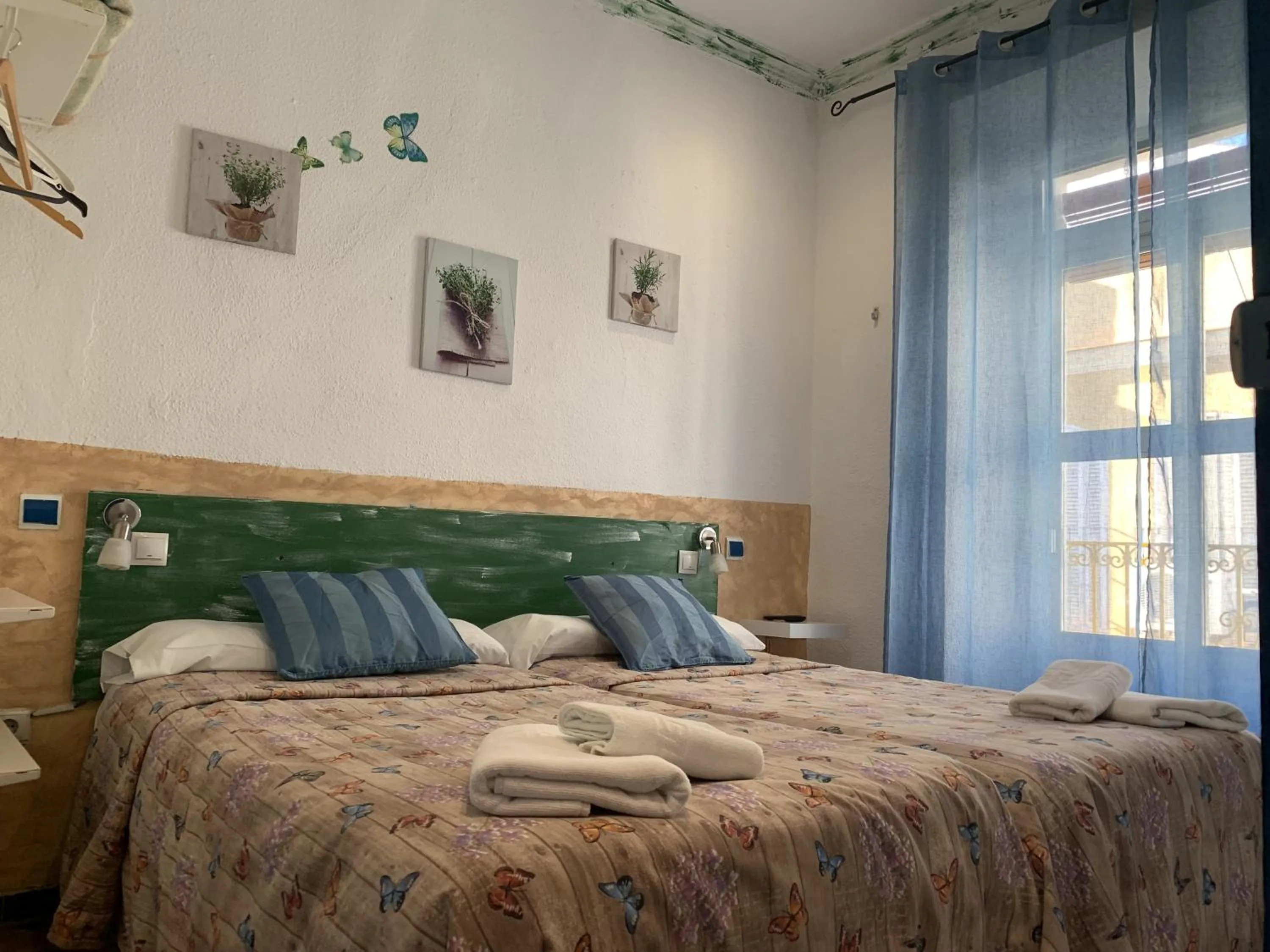 Bedroom, Bed in Giraldilla