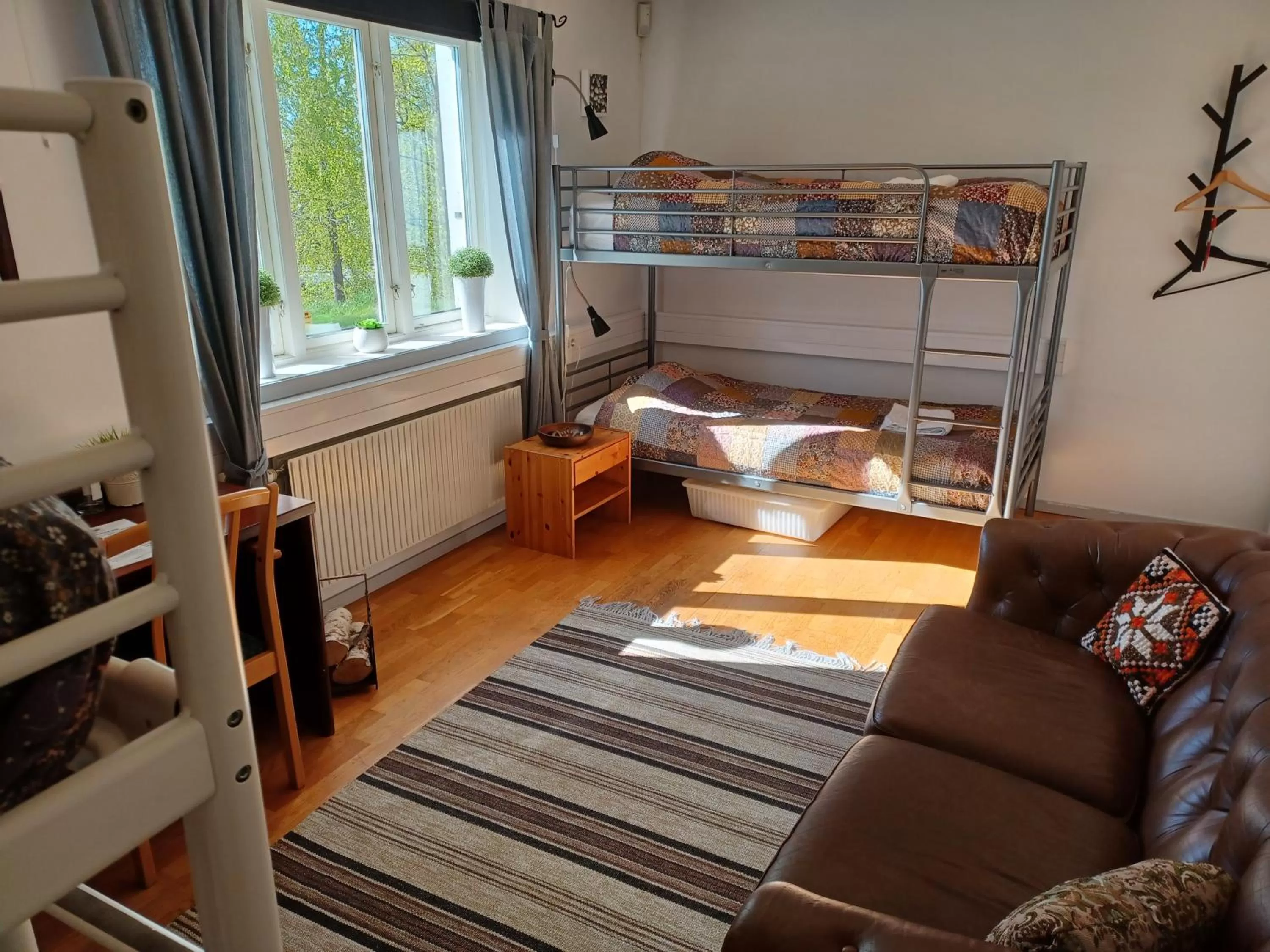 View (from property/room), Bed in Brukshotellet Skinnsberg