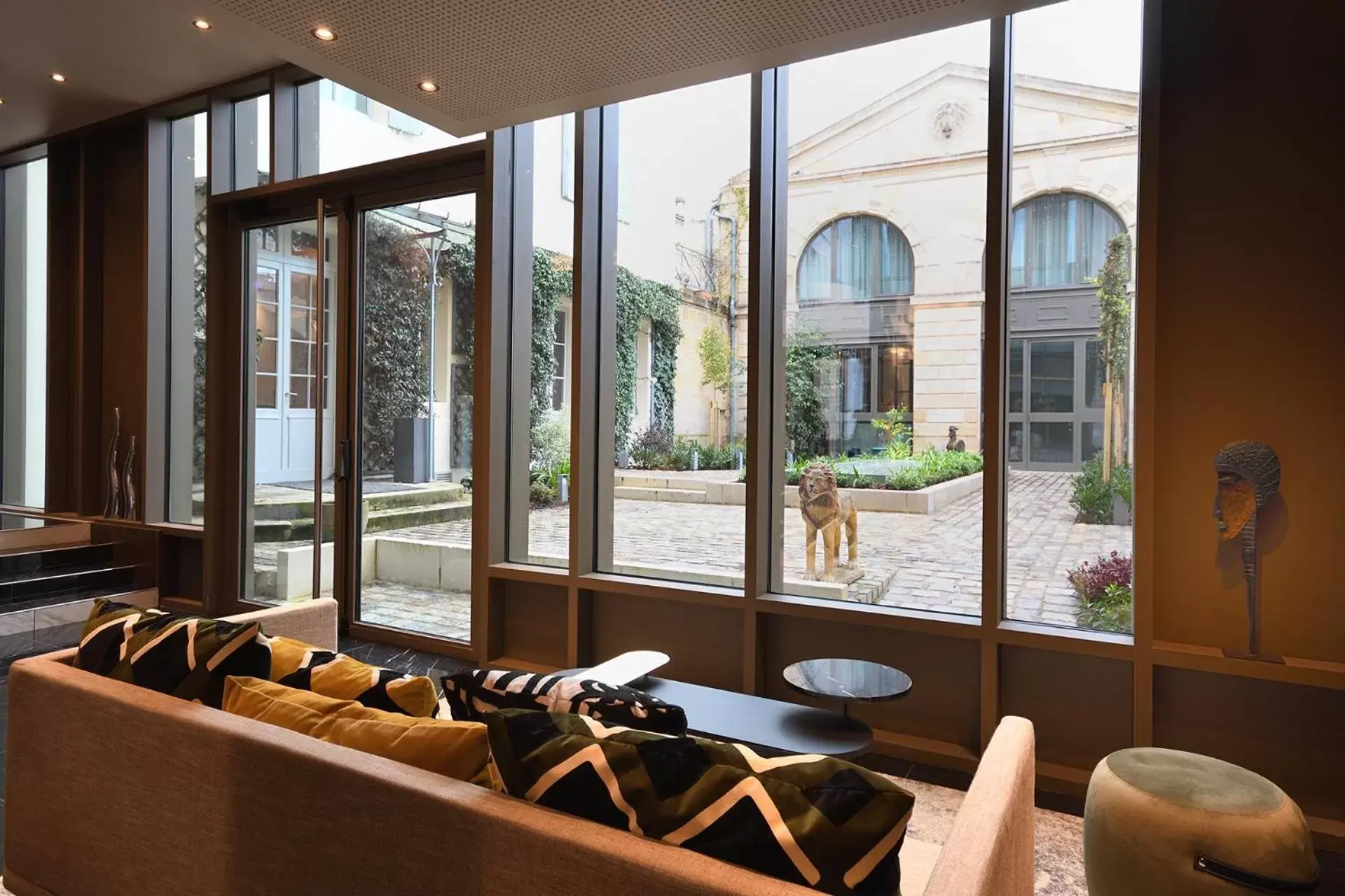 Lobby or reception in Hôtel La Maison Bord'eaux Lobby or reception in Hôtel La Maison Bord'eaux