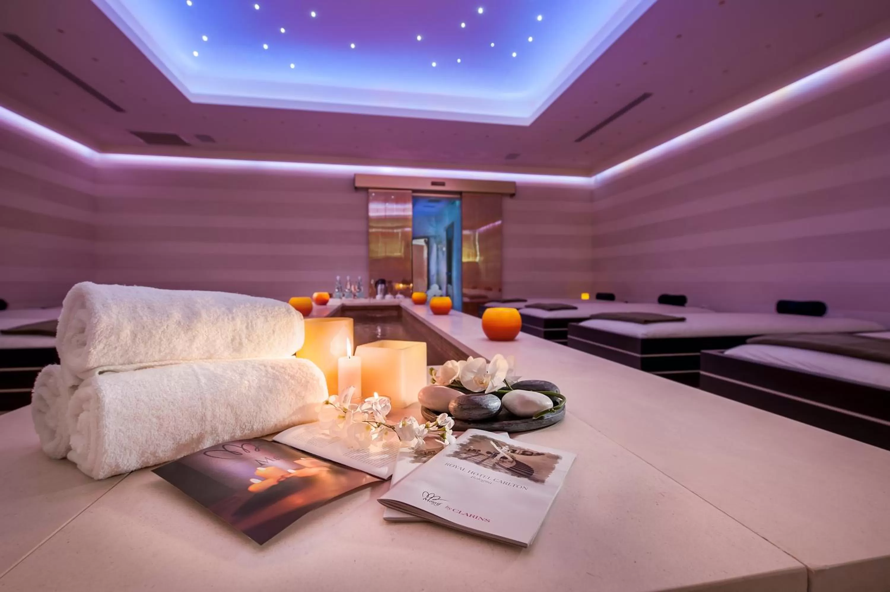 Massage, Bed in Royal Hotel Carlton