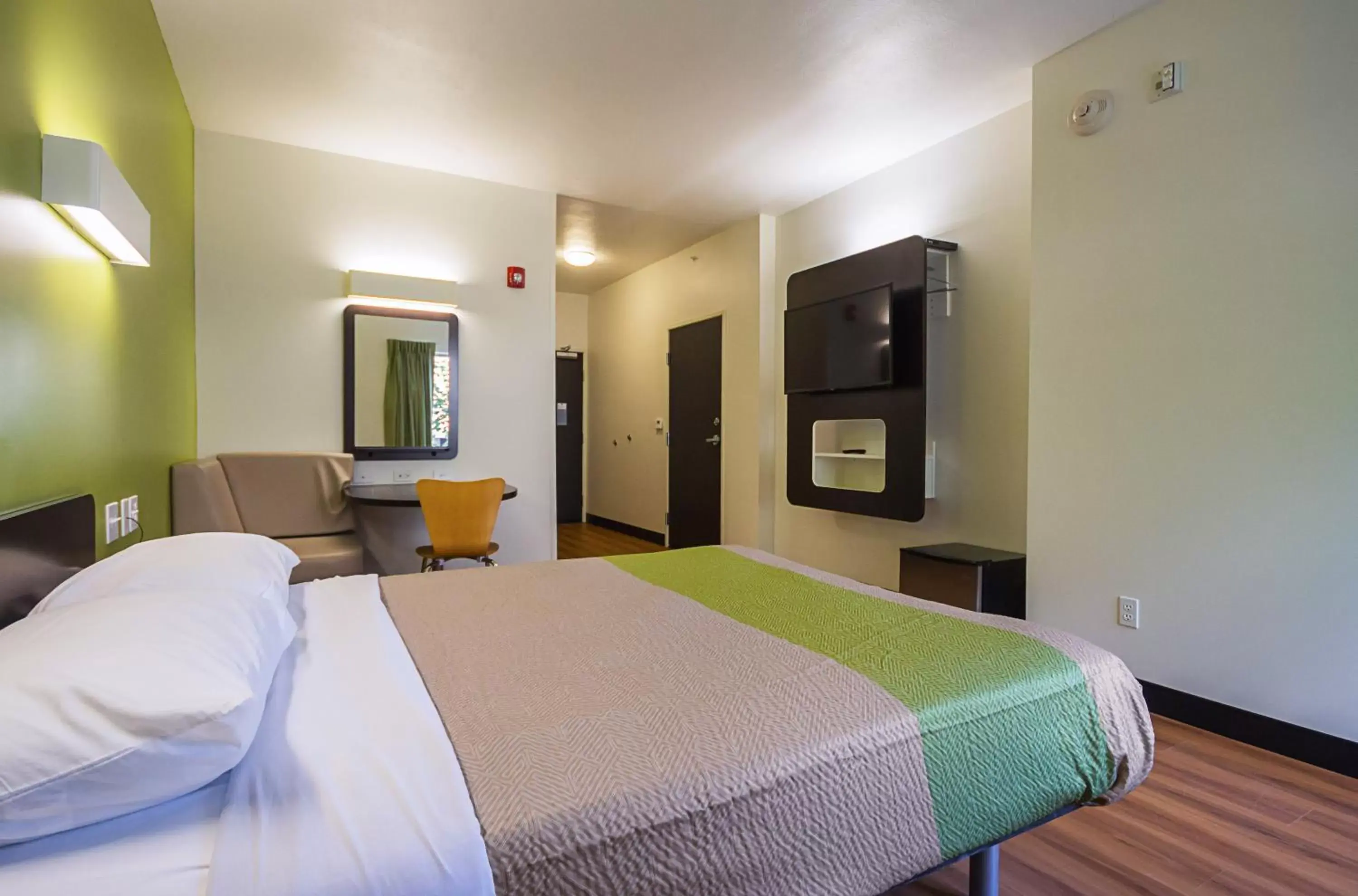 Bedroom, Room Photo in Motel 6-South Bend, IN - Mishawaka