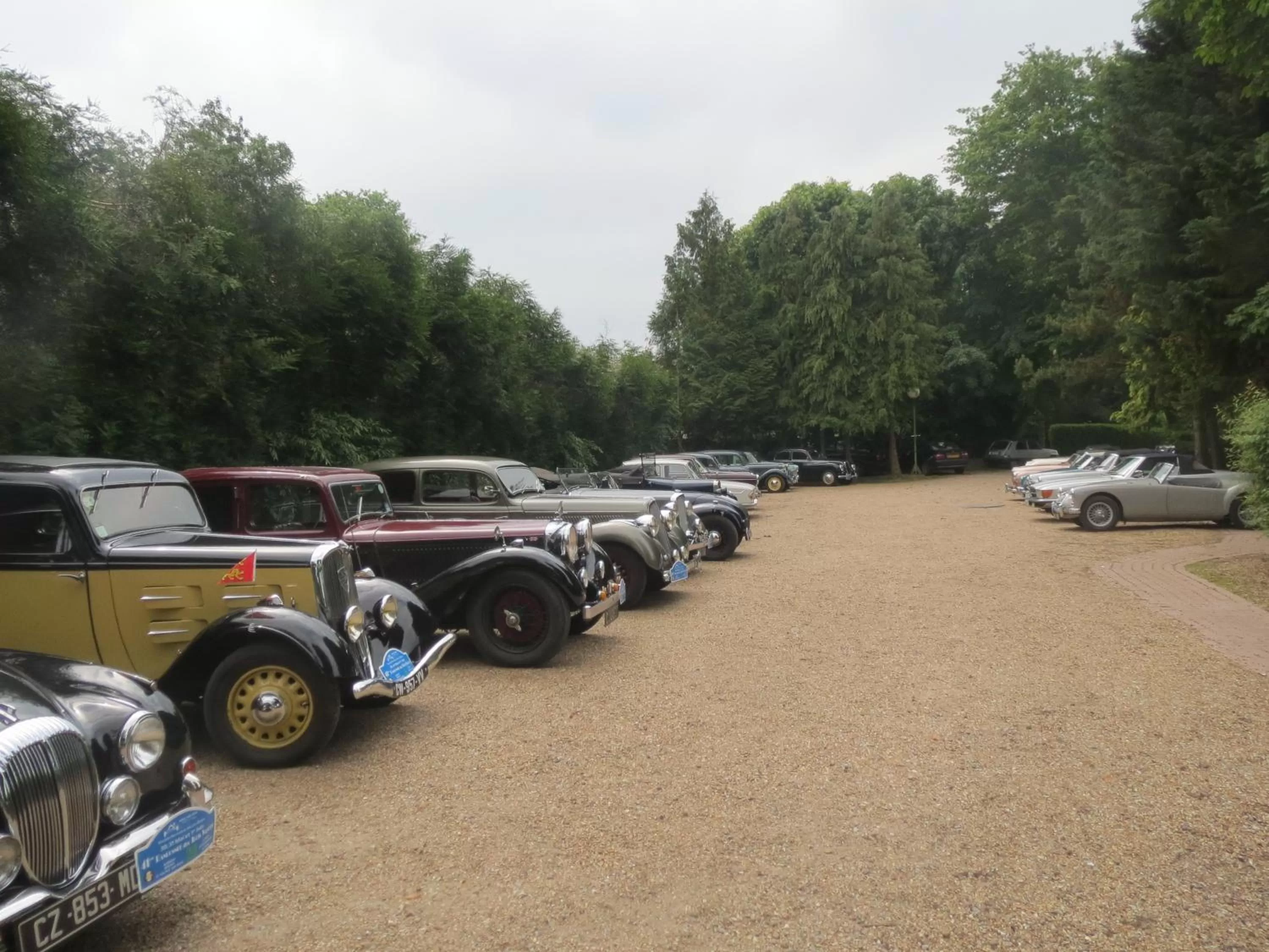 Entertainment in Château Corneille