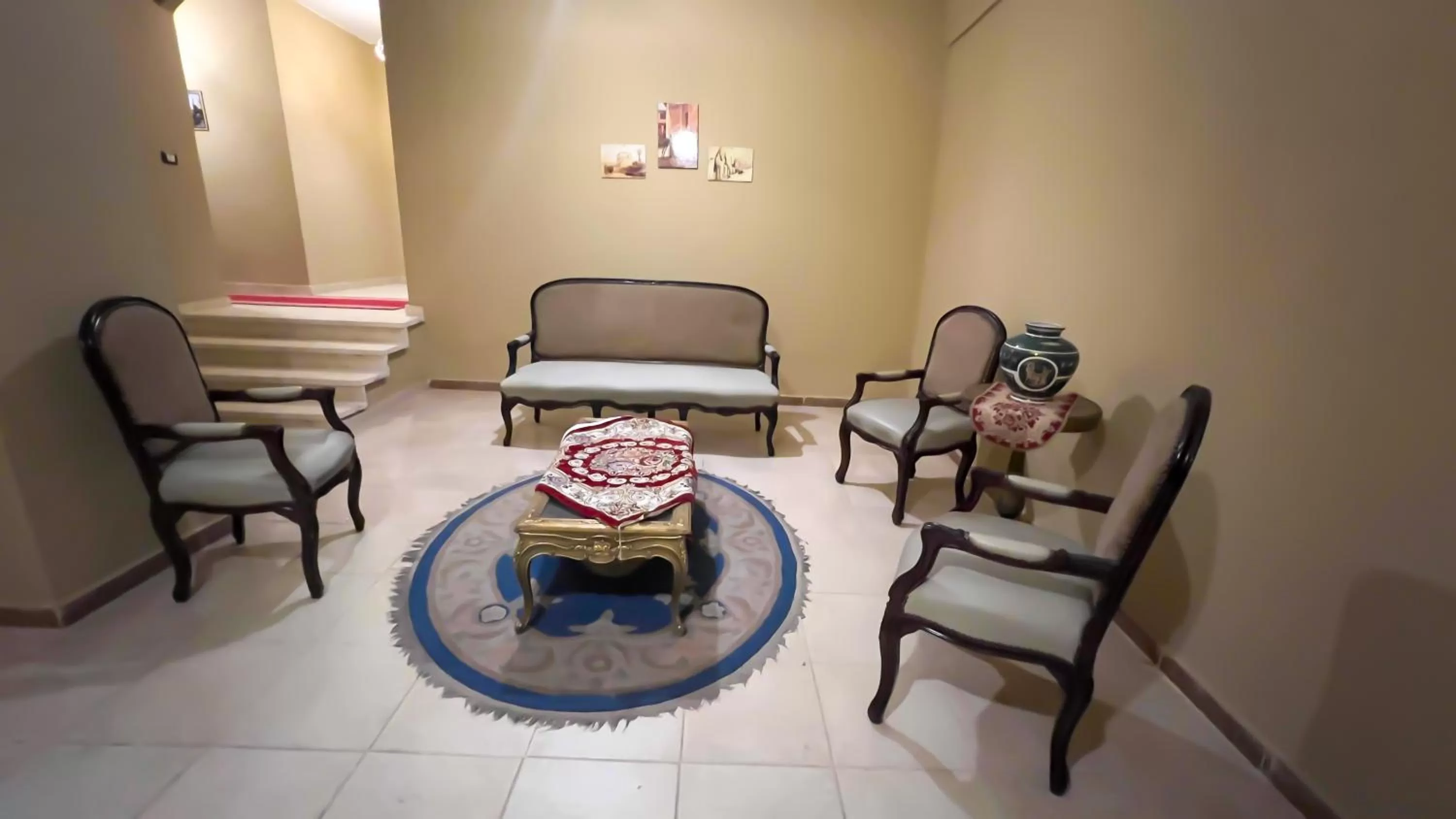 Property building, Seating Area in King Cheops Inn - Pyramid View