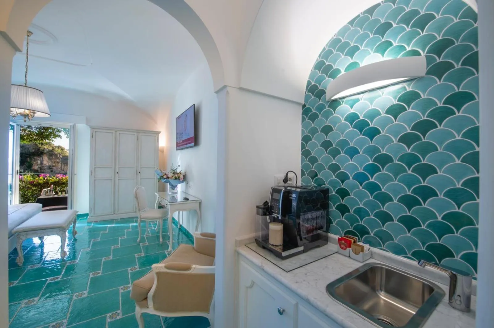 Coffee/tea facilities in Hotel Pellegrino