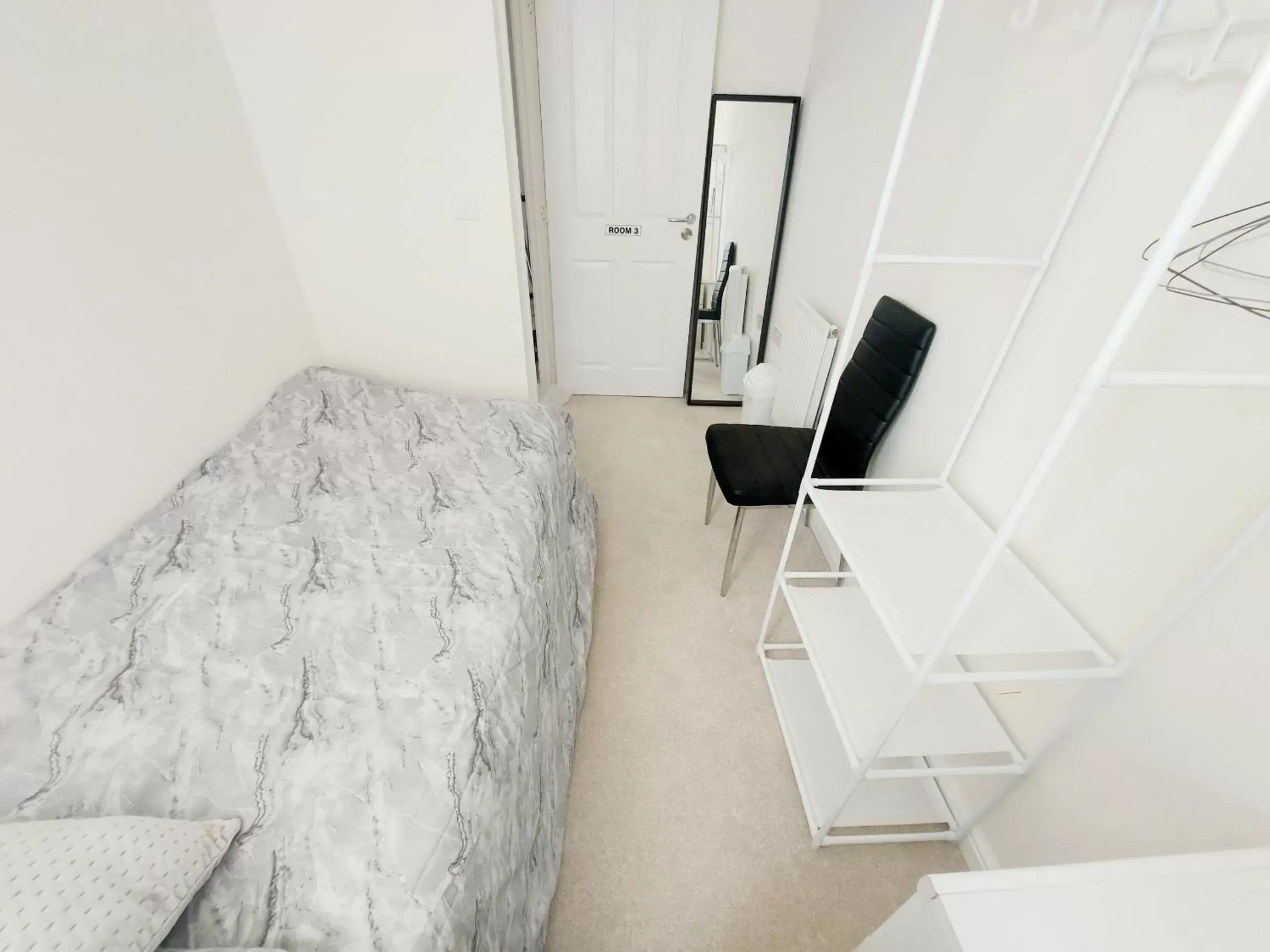 Bedroom, Bed in 3-BED HOME, FULL KITCHEN, ENSUITE, in TELFORD OAKENGATES KETLEY