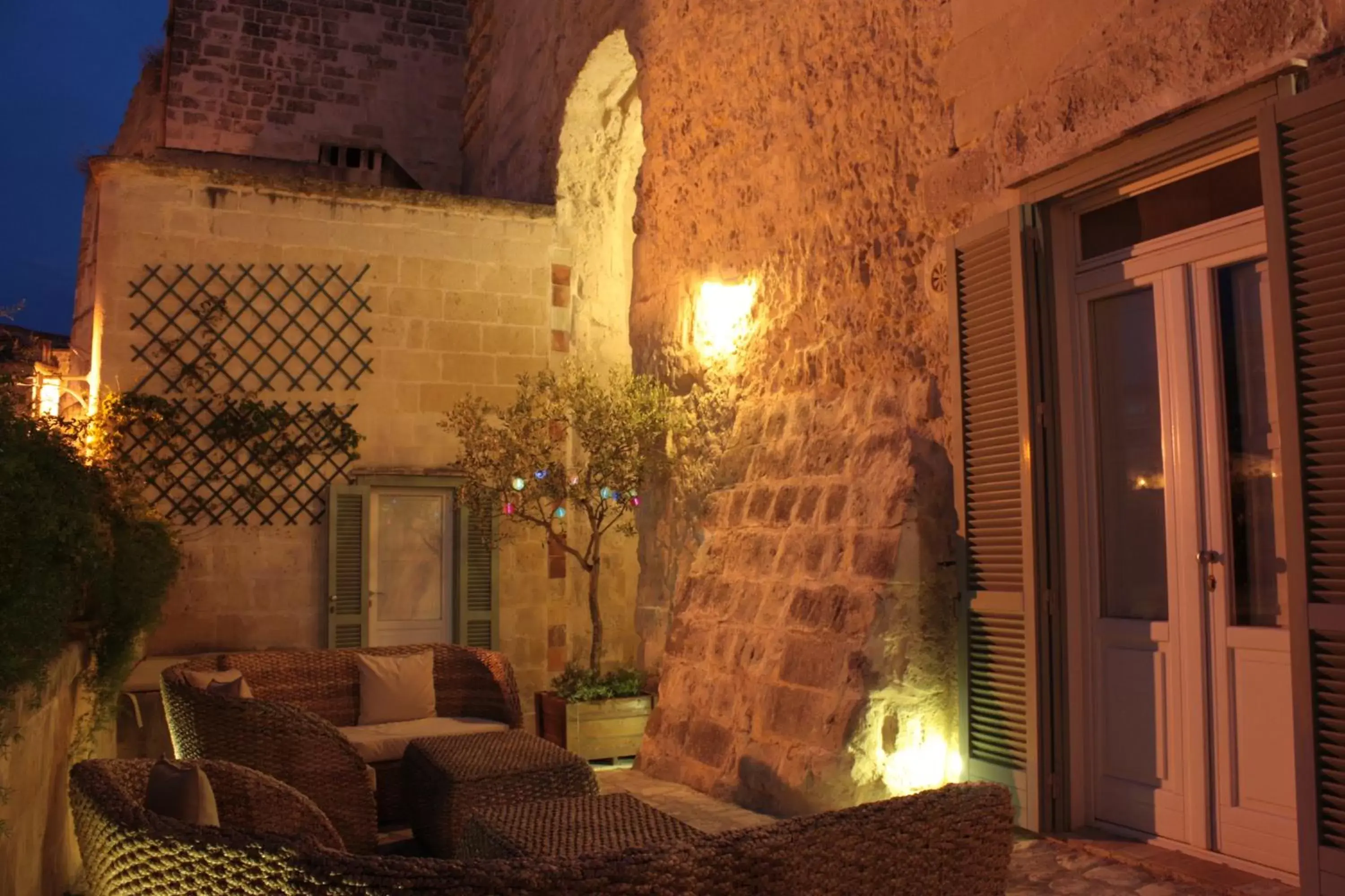 Facade/entrance, Seating Area in L'Hotel In Pietra
